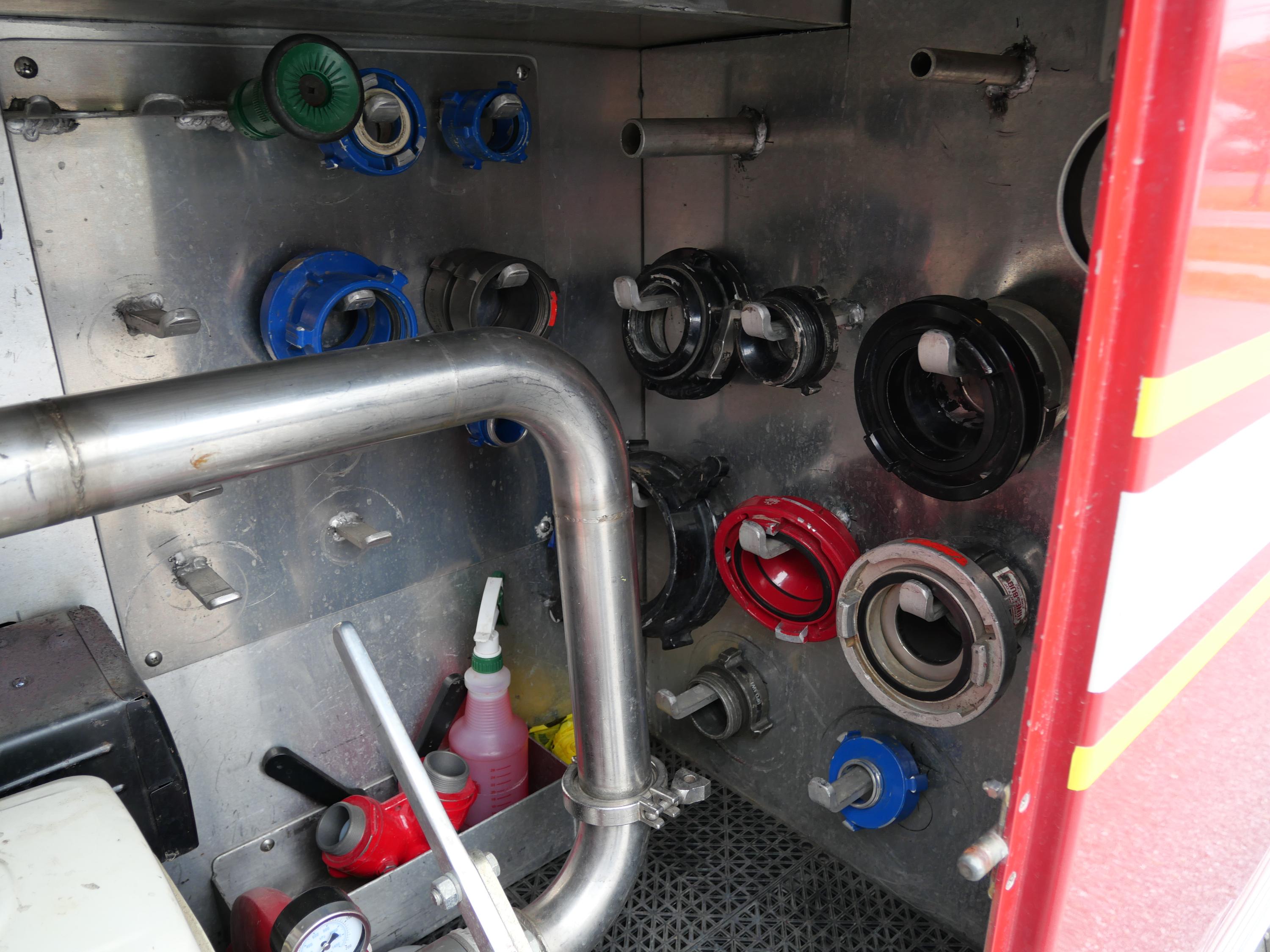 2006 E-One International 2100 Gallon Tanker - image 17