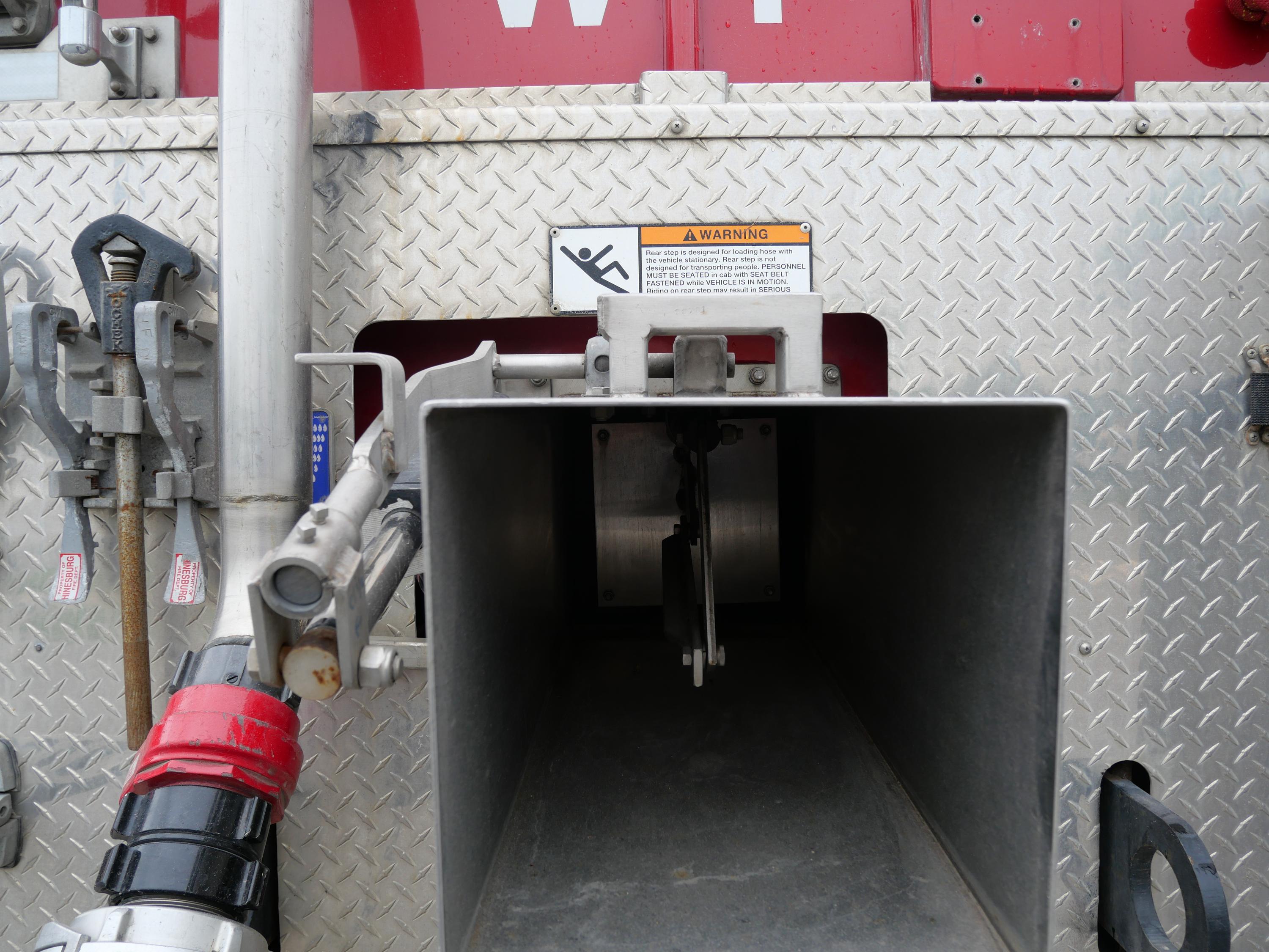 2006 E-One International 2100 Gallon Tanker - image 20