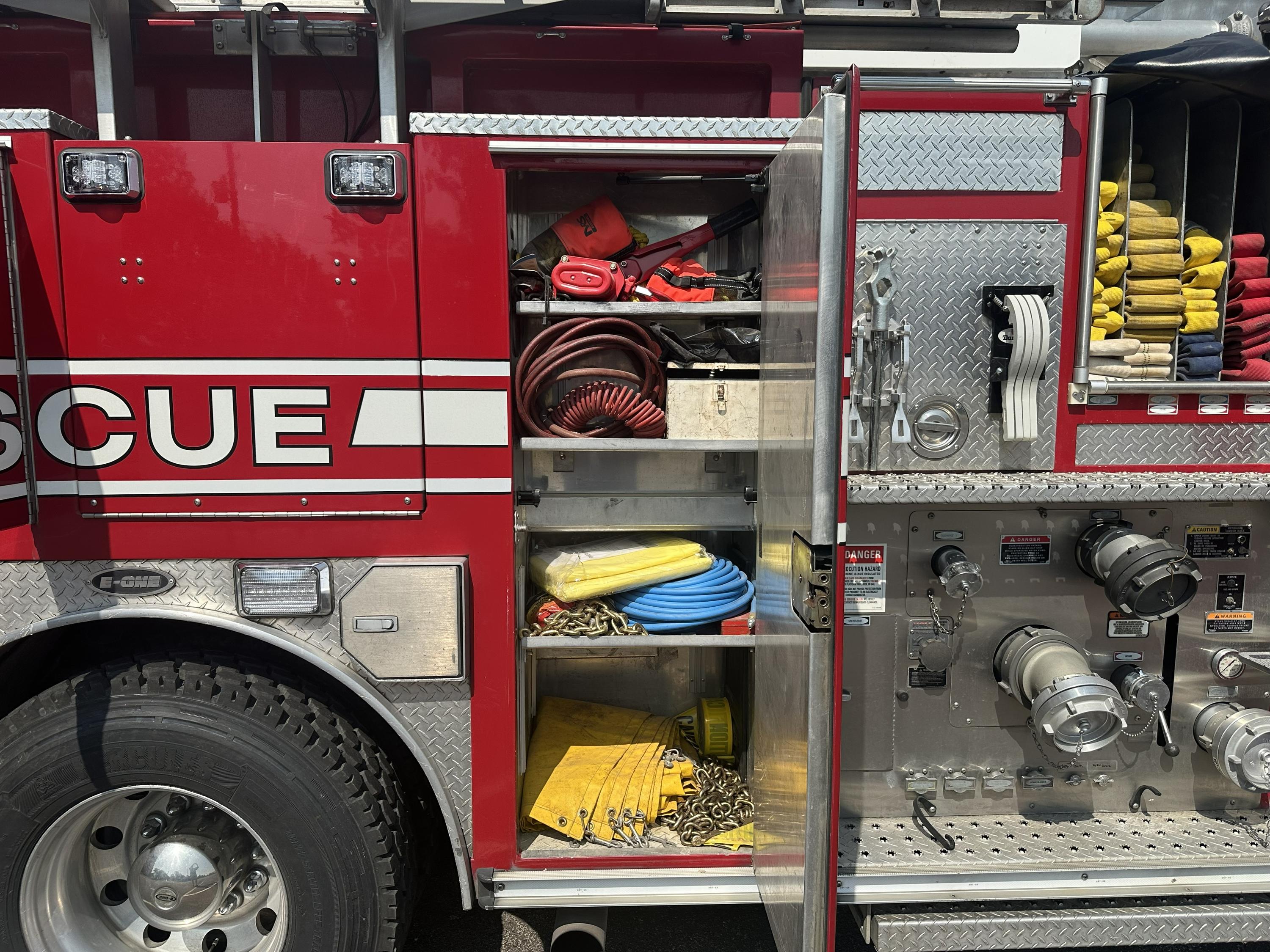 2001 E-One 50' Quint - image 36