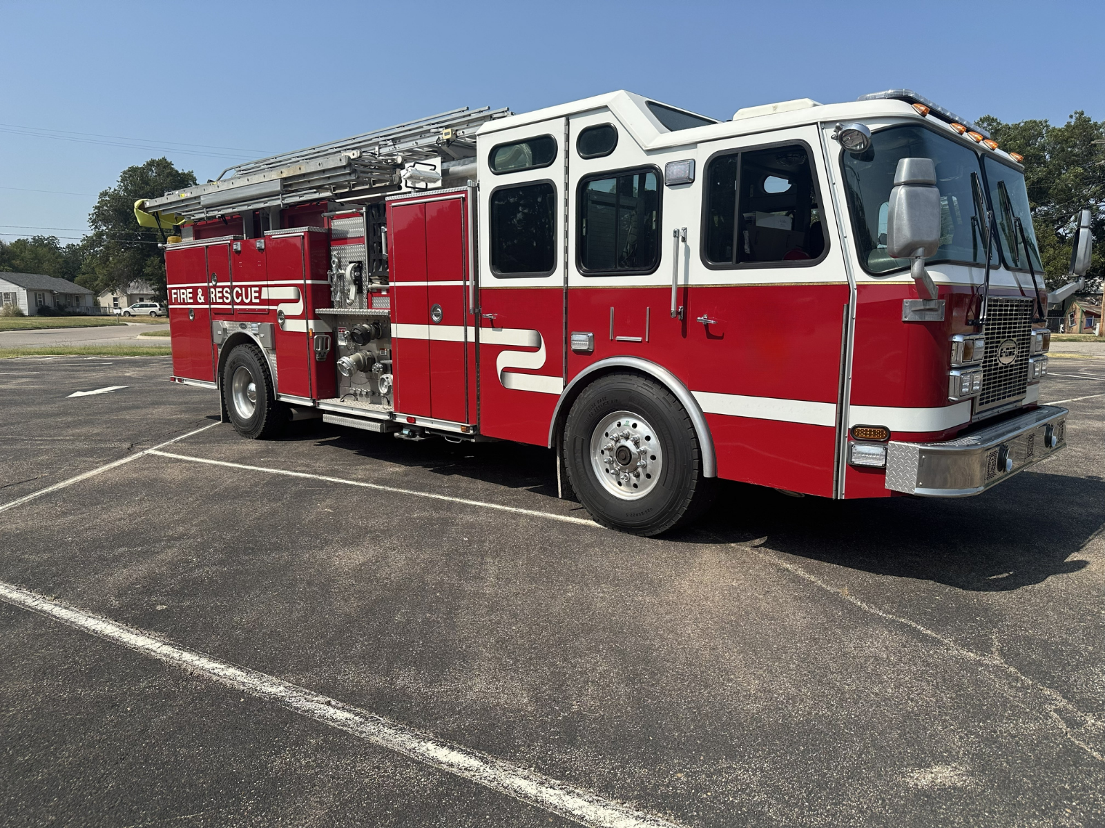 2001 E-One 50' Quint - image 25