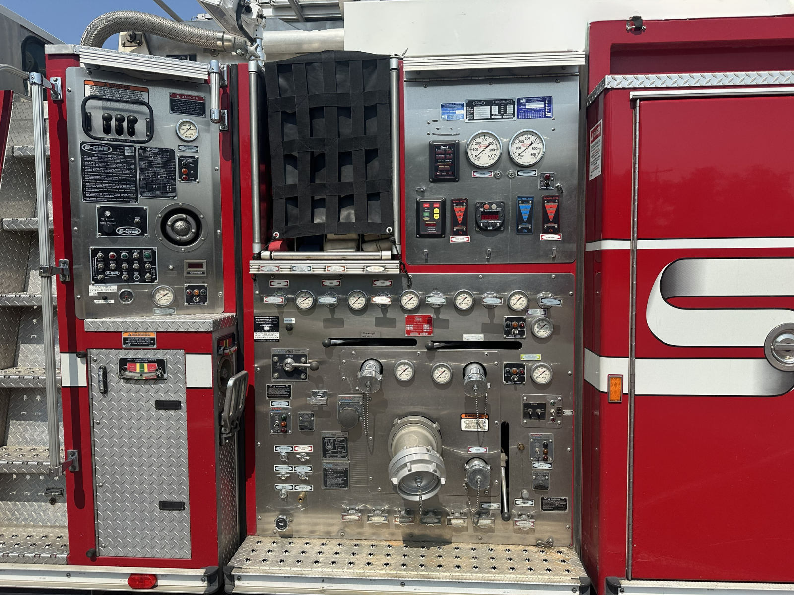 2001 E-One 50' Quint - image 7
