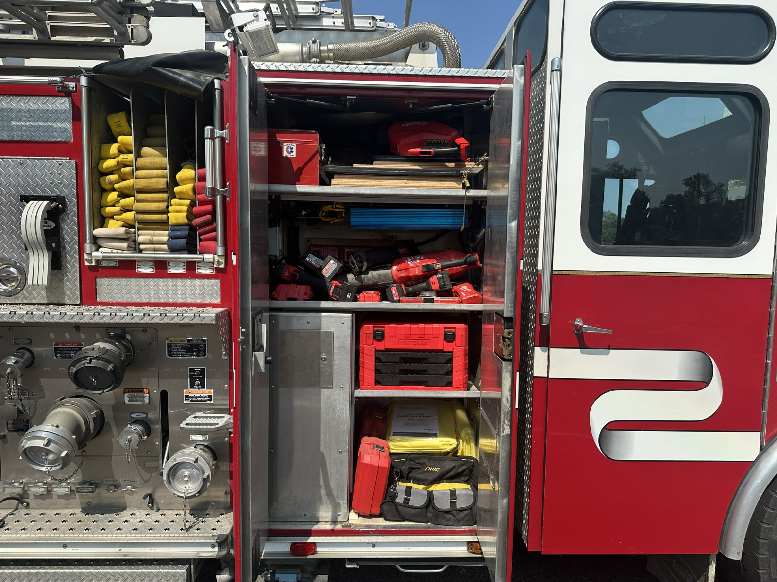 2001 E-One 50' Quint - image 35