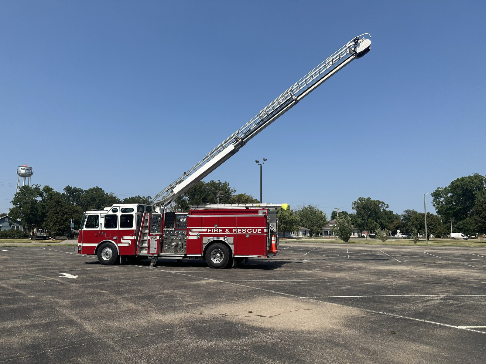 2001 E-One 50' Quint - image 21