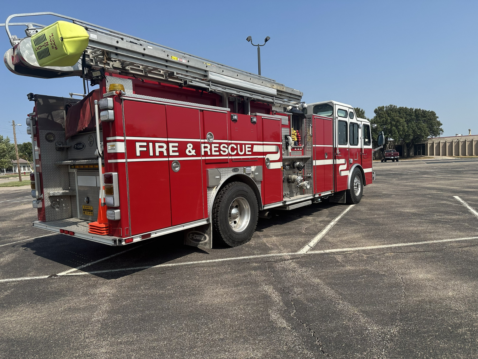 2001 E-One 50' Quint - image 32