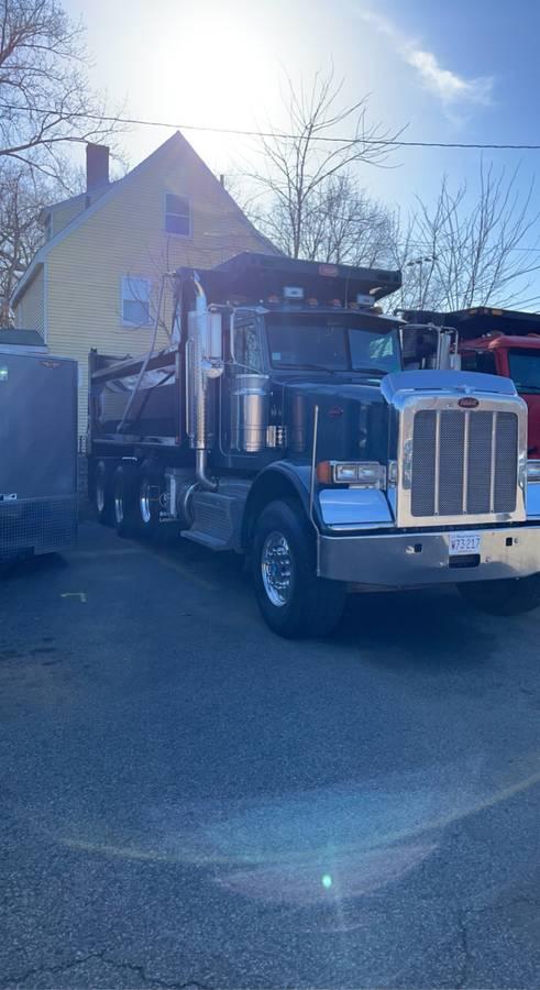 2013 Peterbilt 367 Dump Truck - image 3