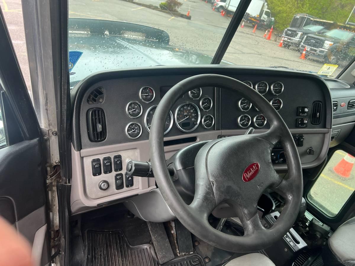 2013 Peterbilt 367 Dump Truck - image 13