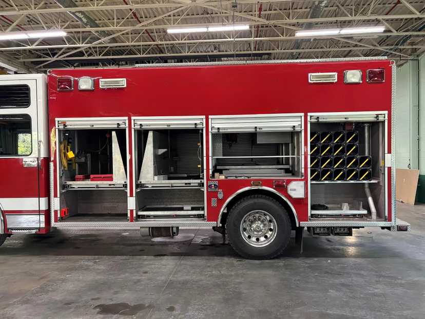 2003 Spartan Heavy Rescue — photo 4