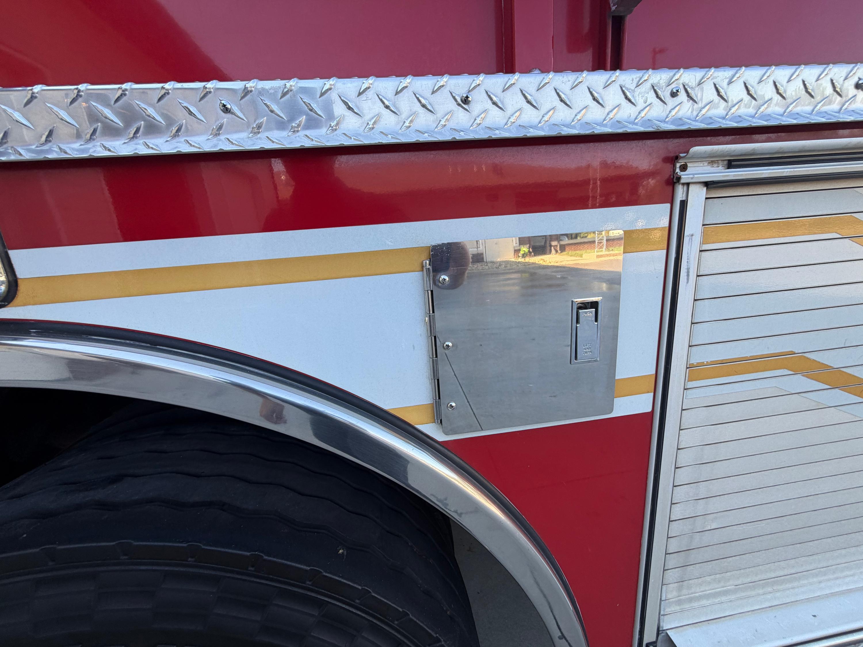 1999 Pierce Saber Pumper - image 59