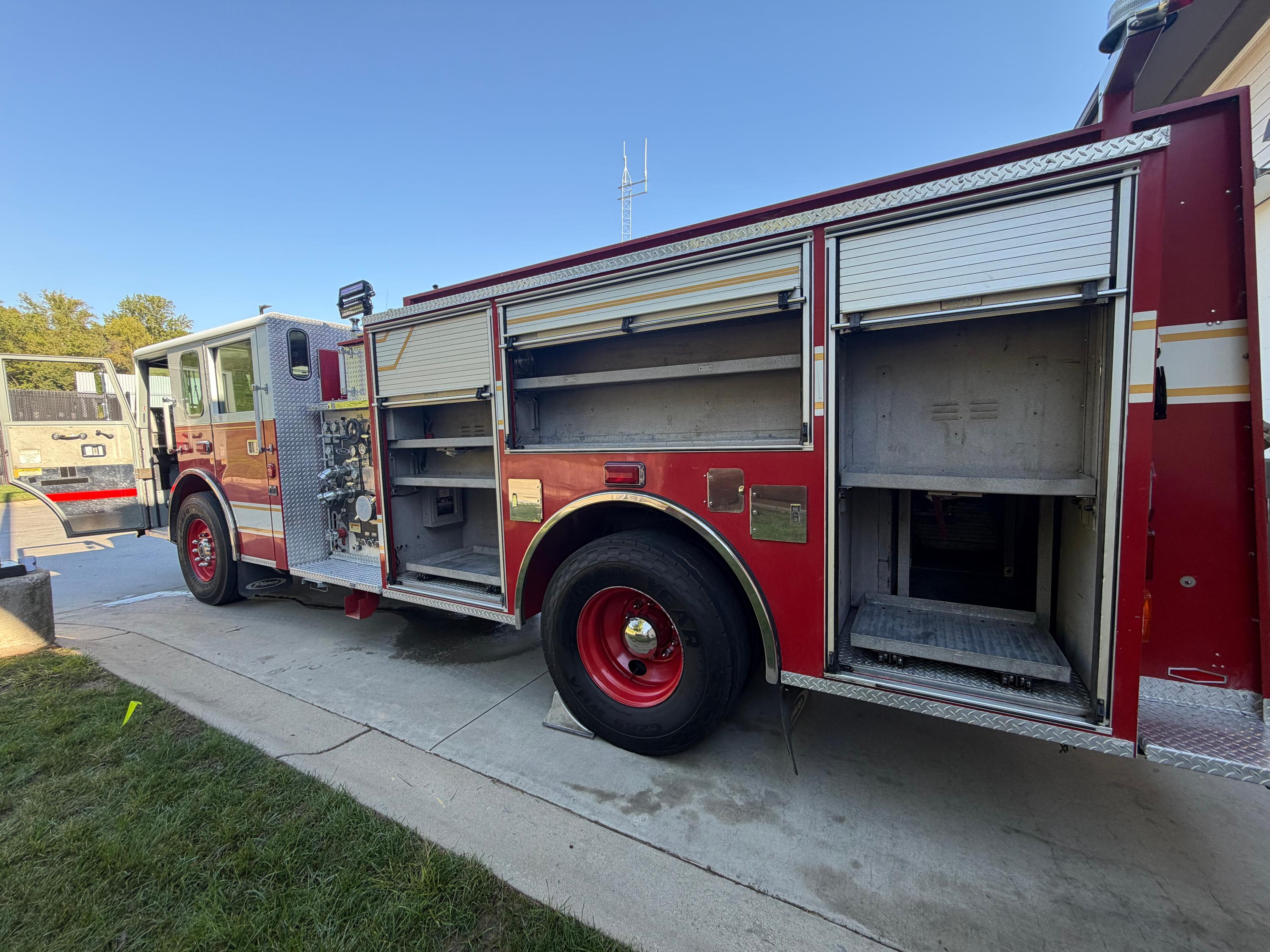1999 Pierce Saber Pumper - image 43