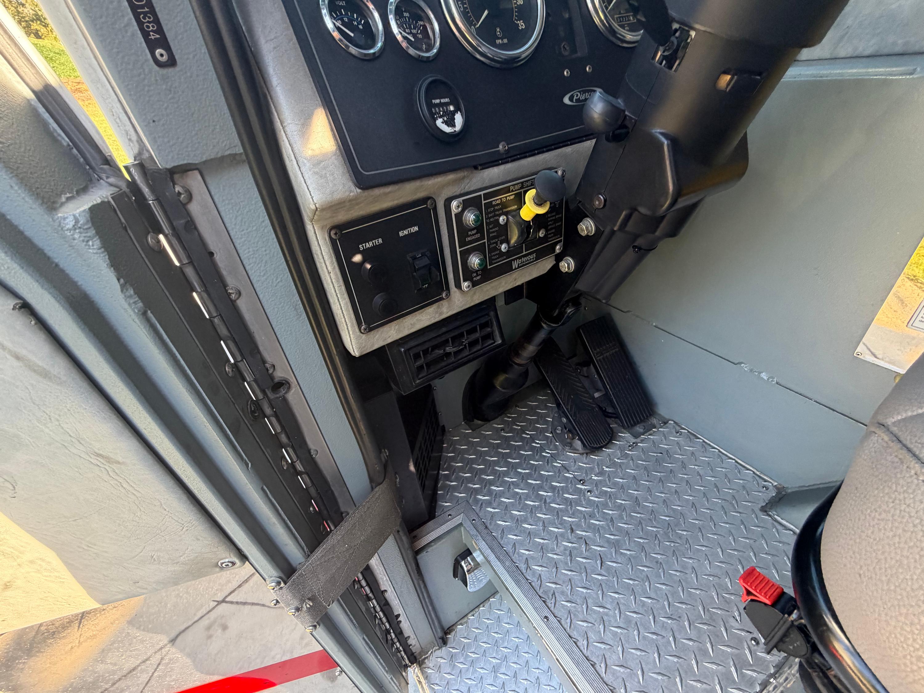 1999 Pierce Saber Pumper - image 31