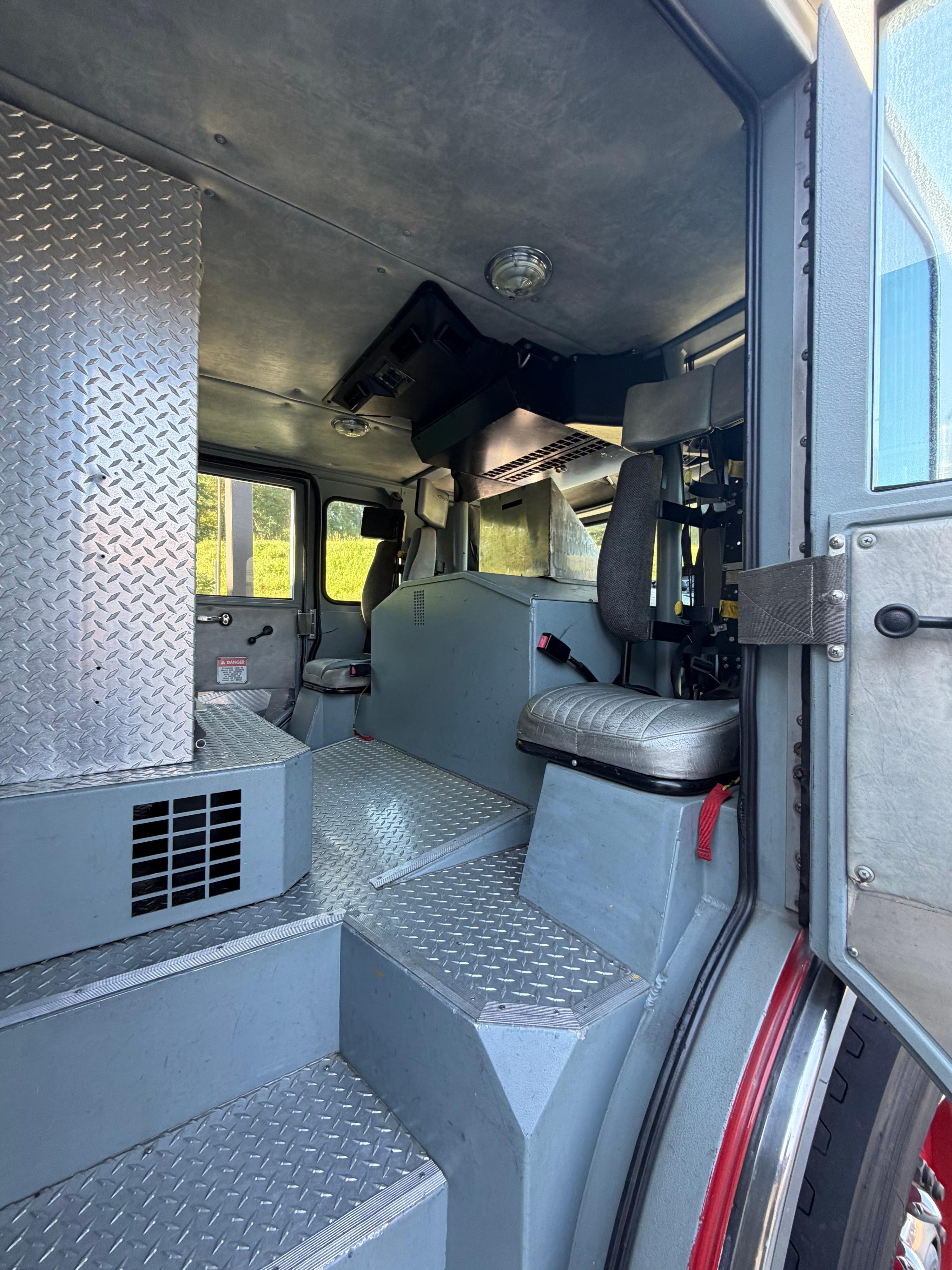1999 Pierce Saber Pumper - image 17