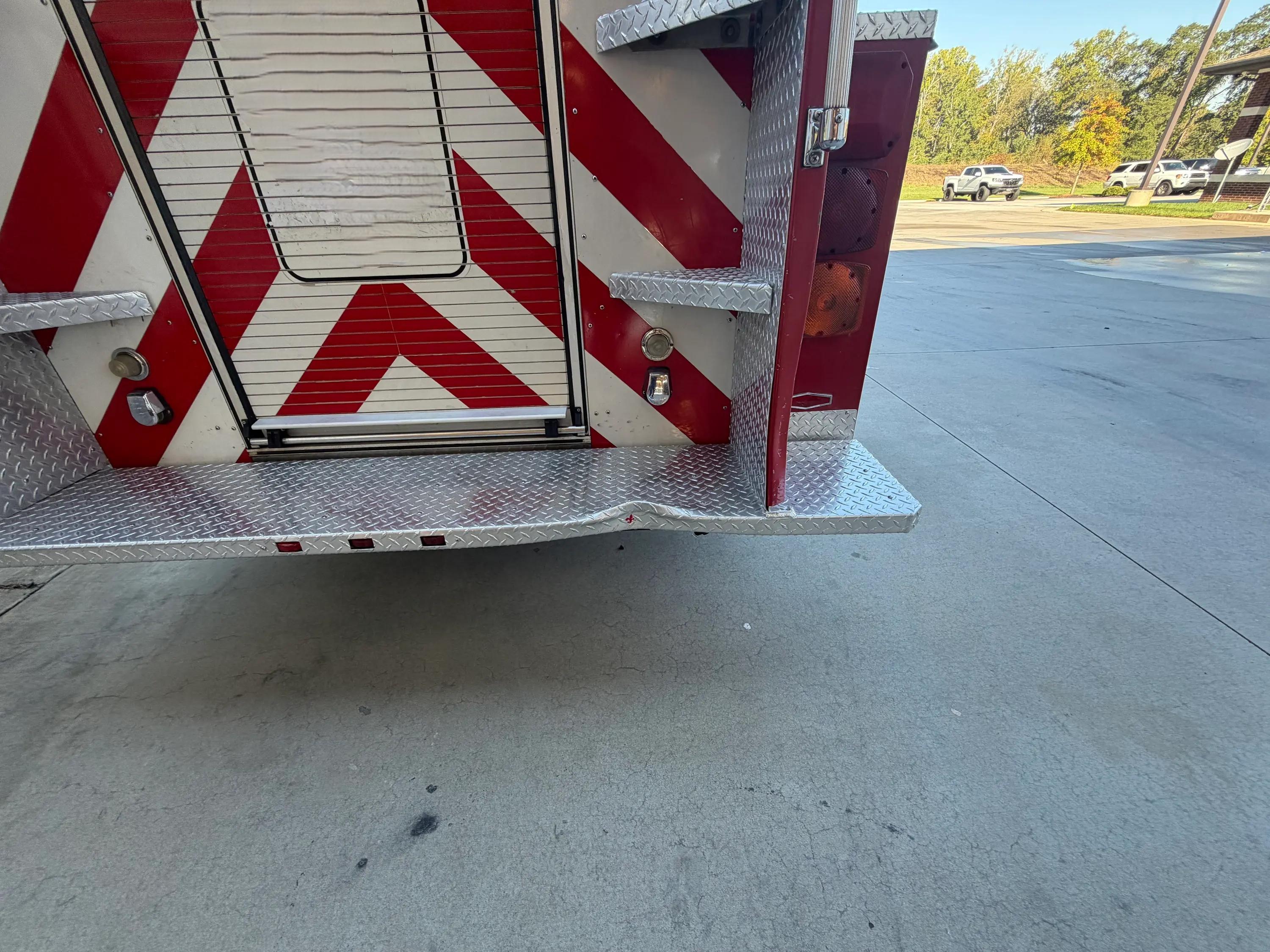 1999 Pierce Saber Pumper - image 13