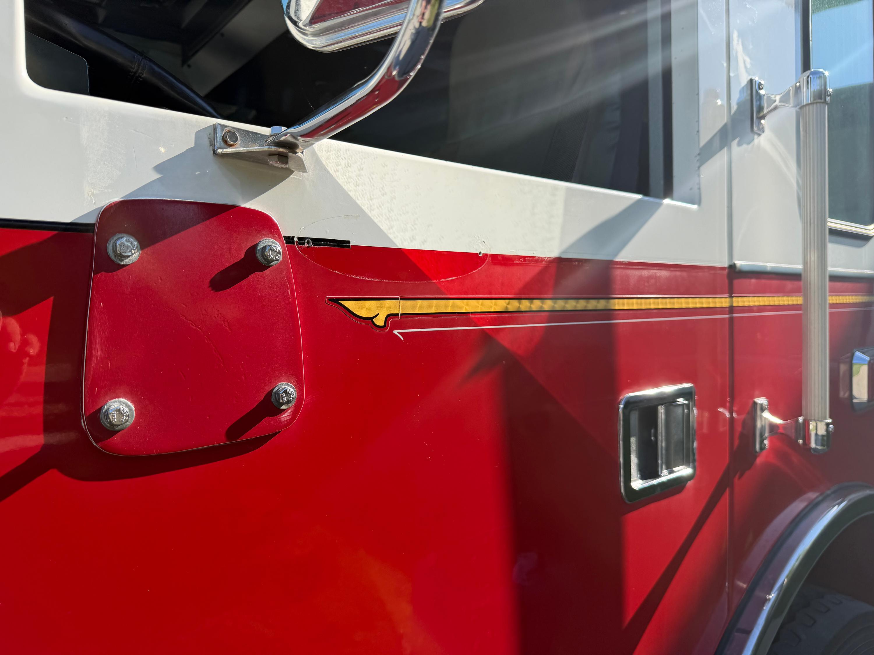 1999 Pierce Saber Pumper - image 7