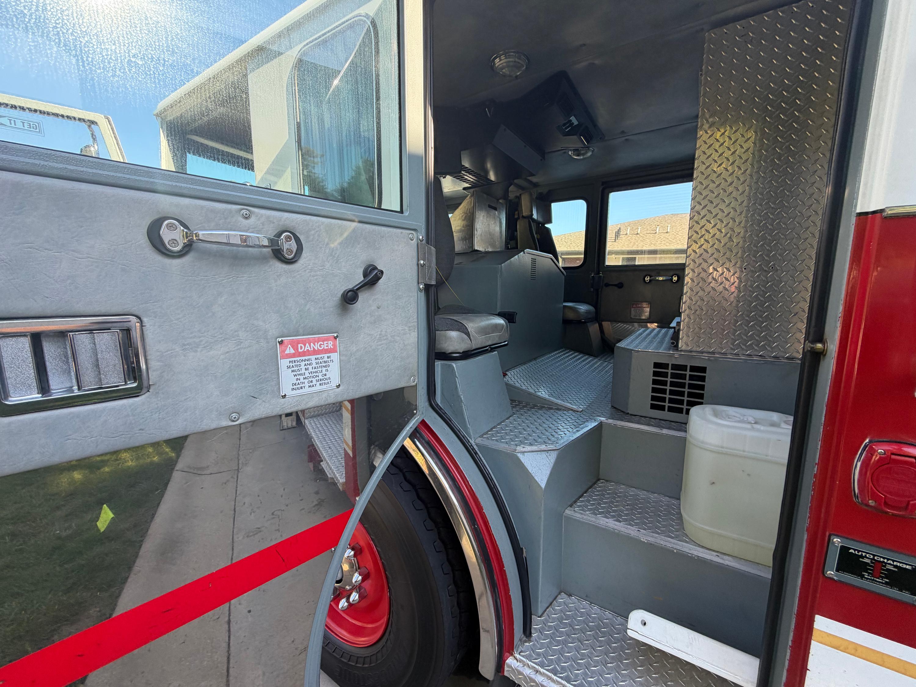 1999 Pierce Saber Pumper - image 27