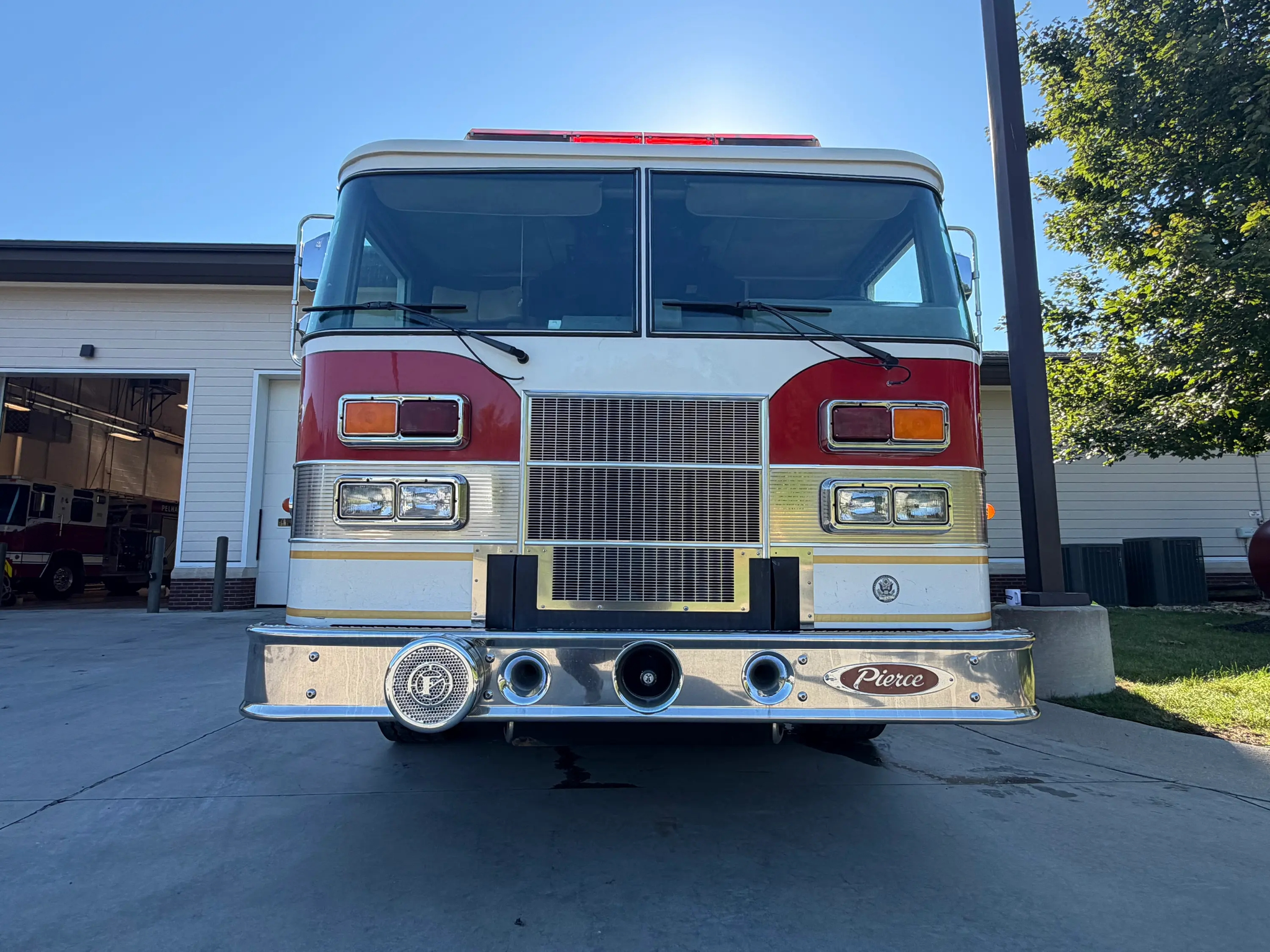 1999 Pierce Saber Pumper - image 4
