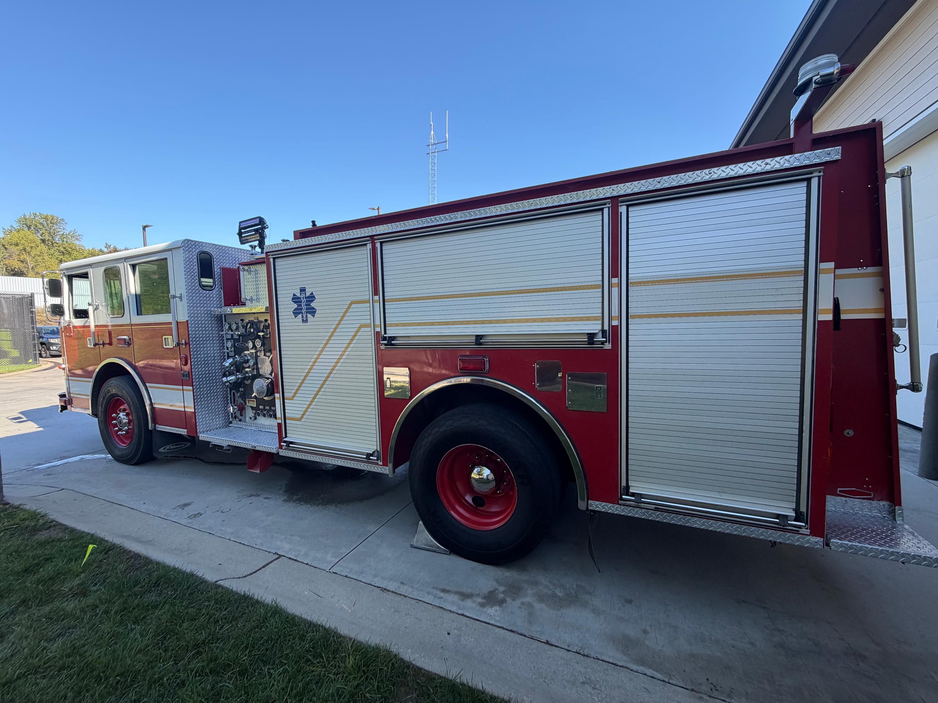1999 Pierce Saber Pumper - image 14