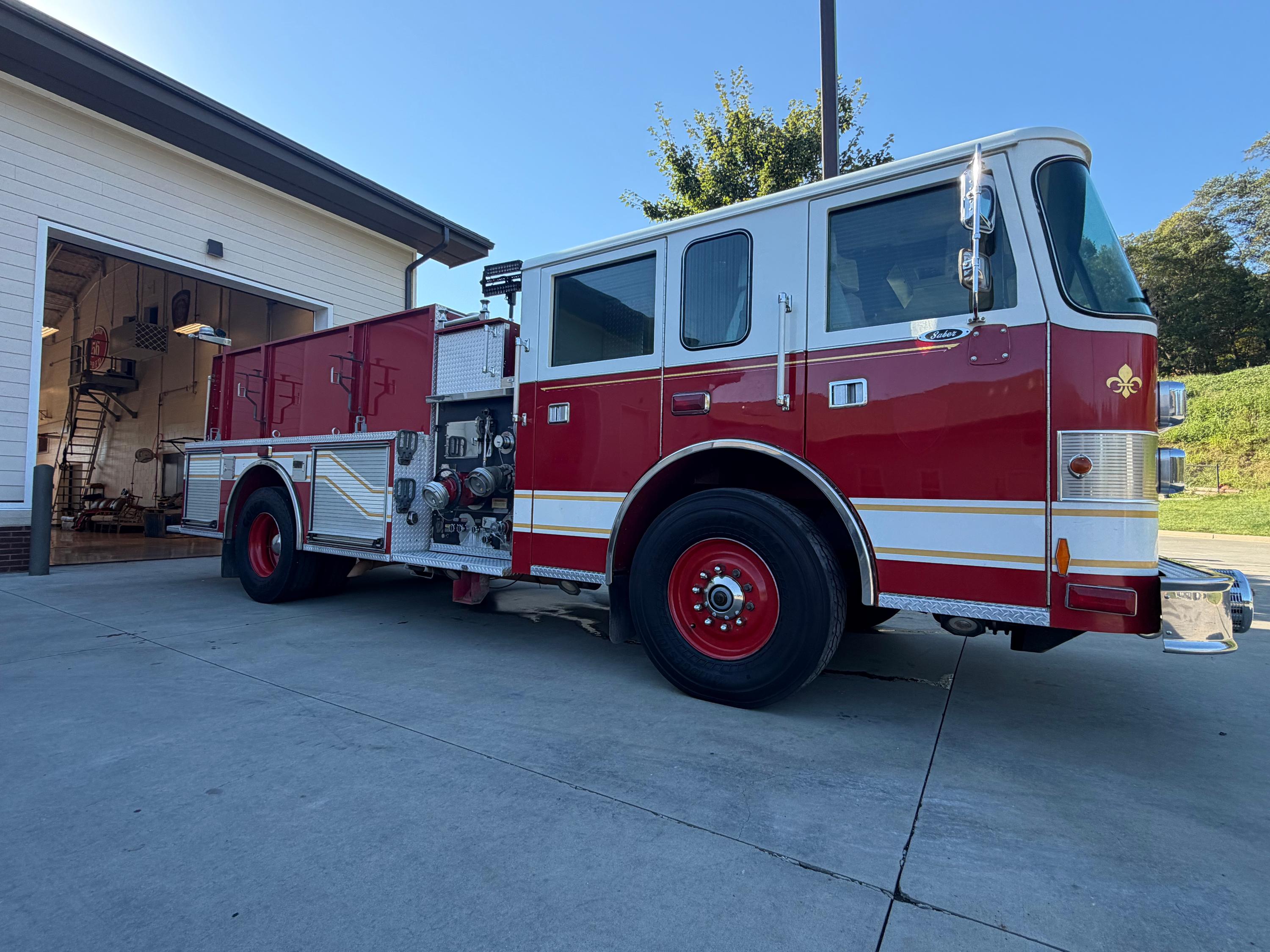 1999 Pierce Saber Pumper - image 3