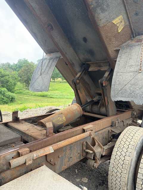 2012 International 7500 Dump Truck — photo 6