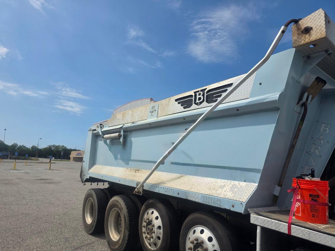 2023 International Dump Truck - image 6