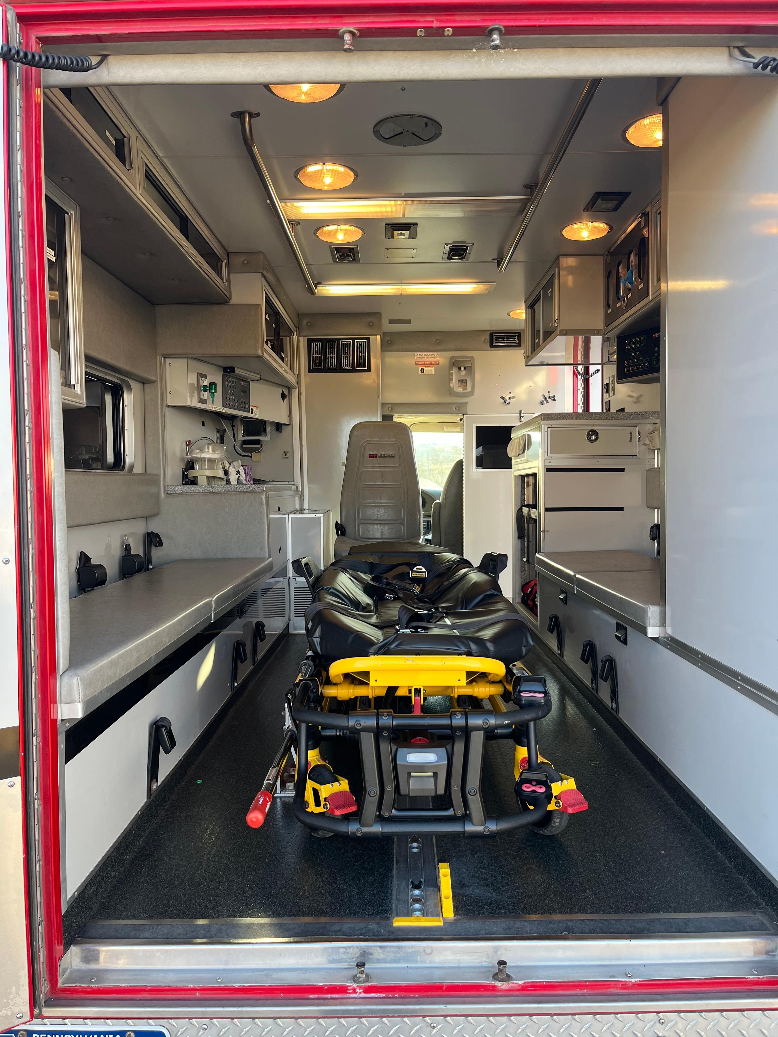 2008 Horton Ford Type III Ambulance - image 9