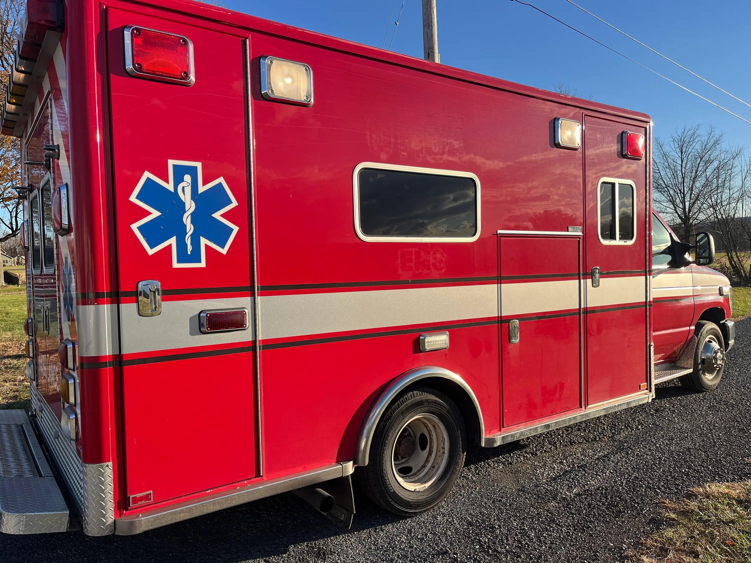2008 Horton Ford Type III Ambulance - image 7