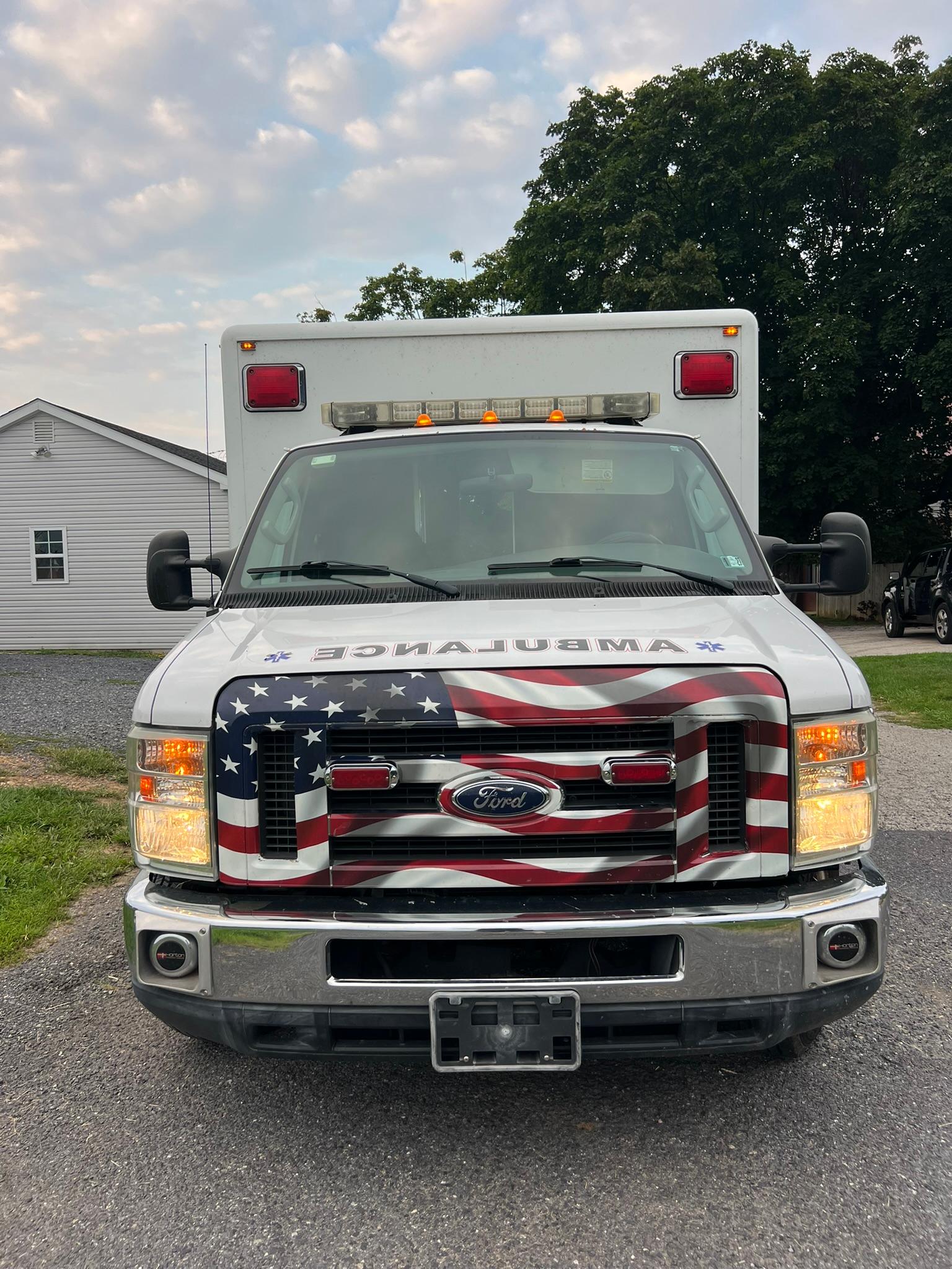 2008 Horton Ford Type III Ambulance - image 2
