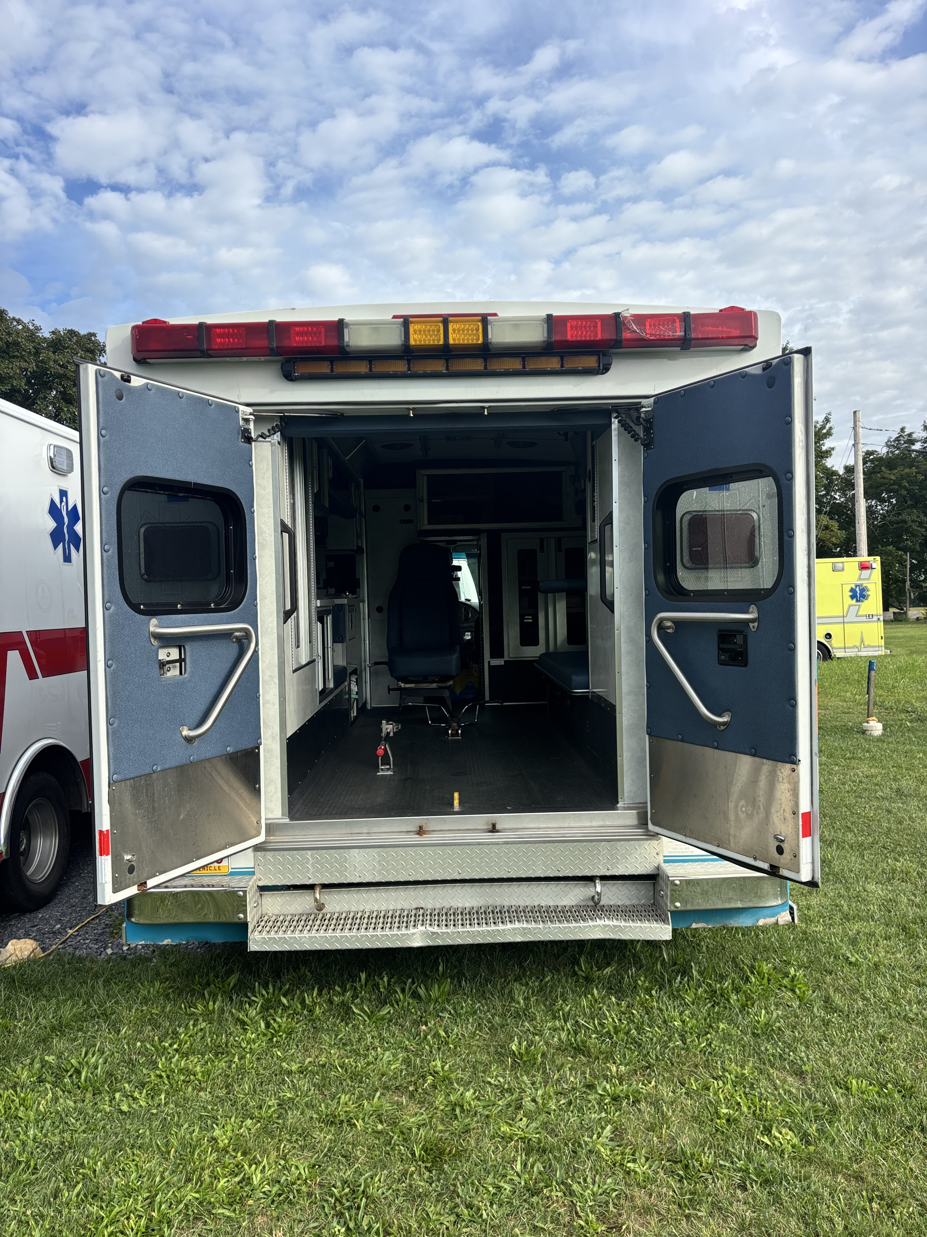 2006 Braun Ford Type III Ambulance - image 5