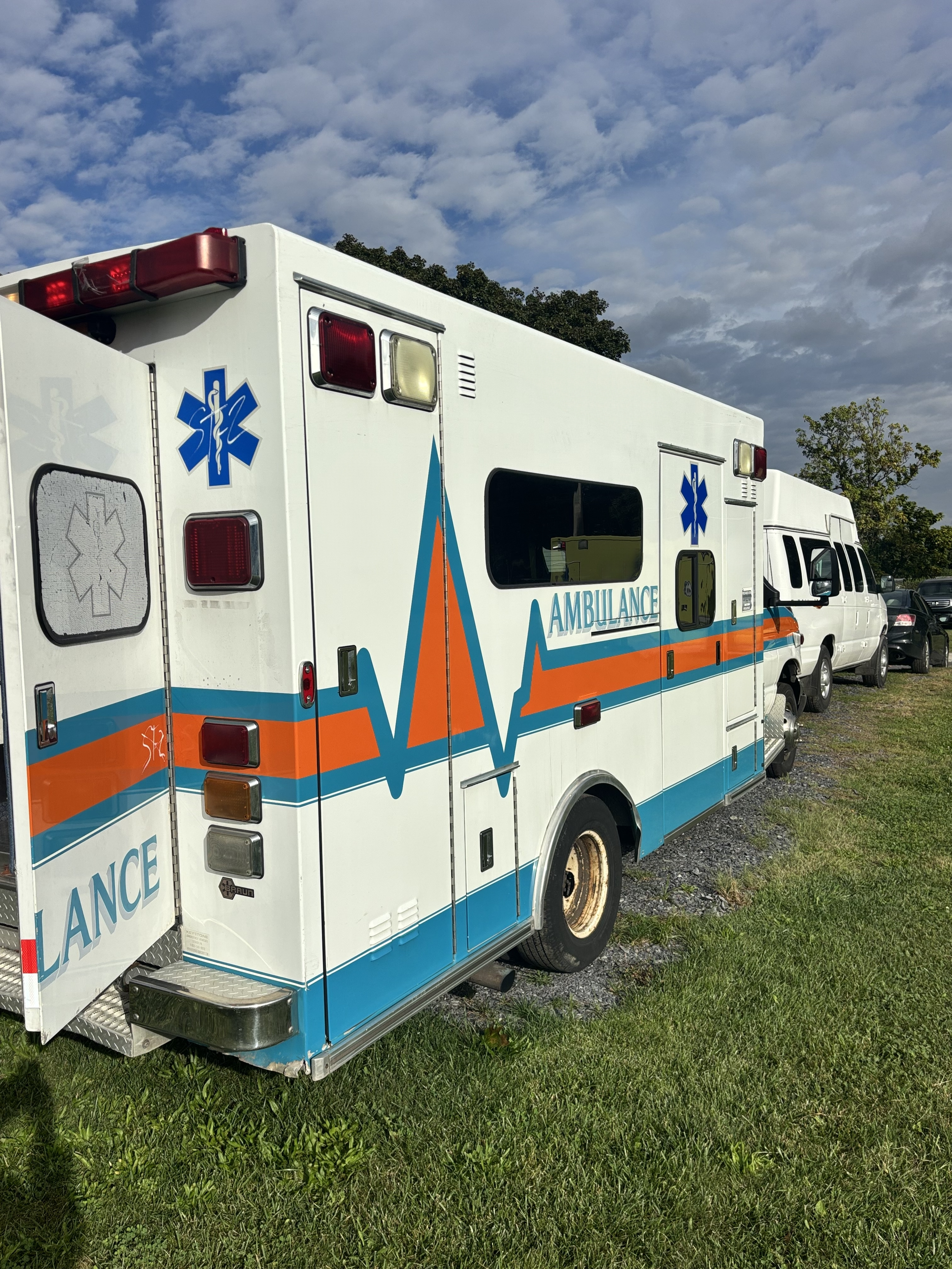 2006 Braun Ford Type III Ambulance - image 4