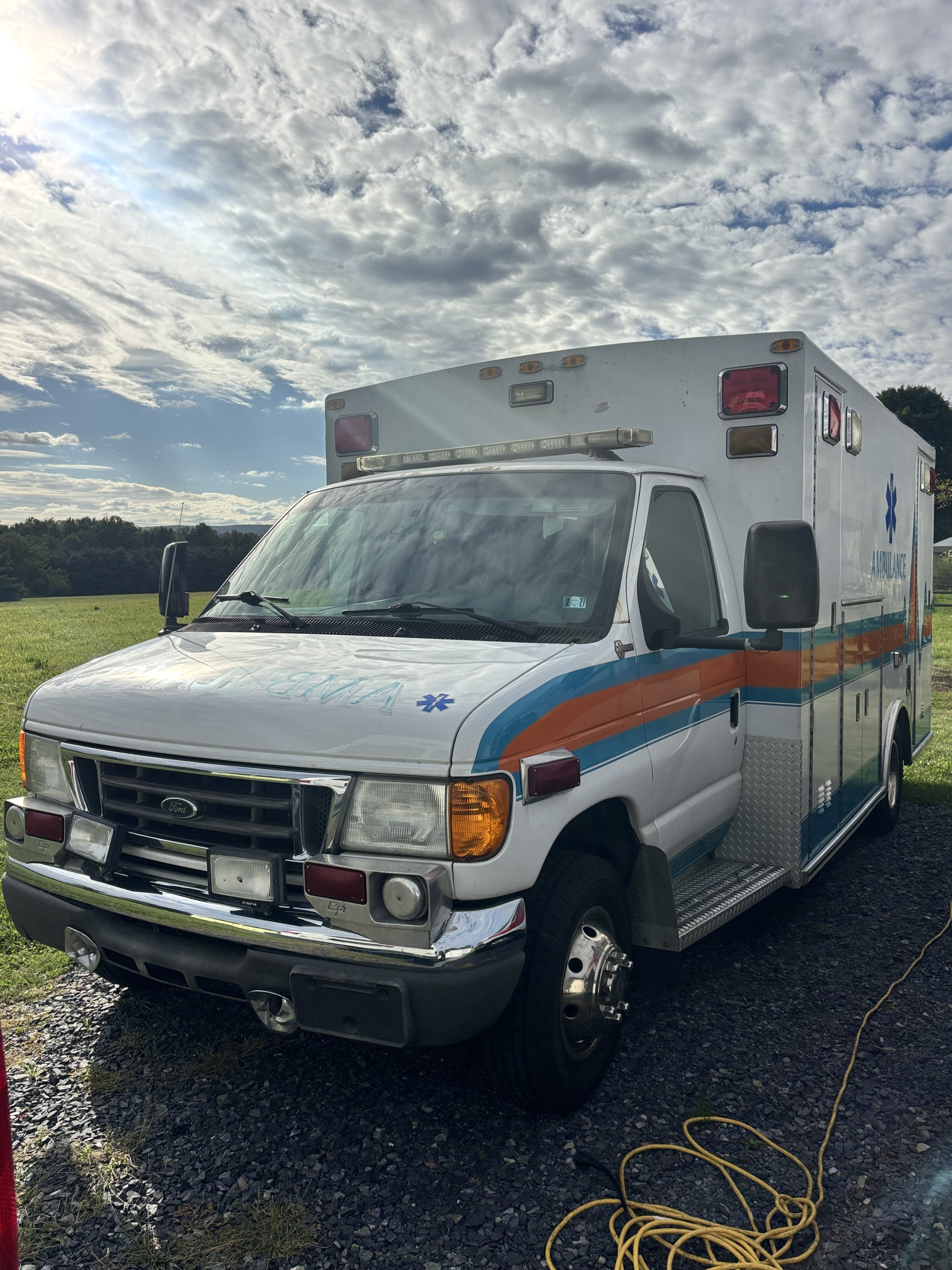 2006 Braun Ford Type III Ambulance - image 2