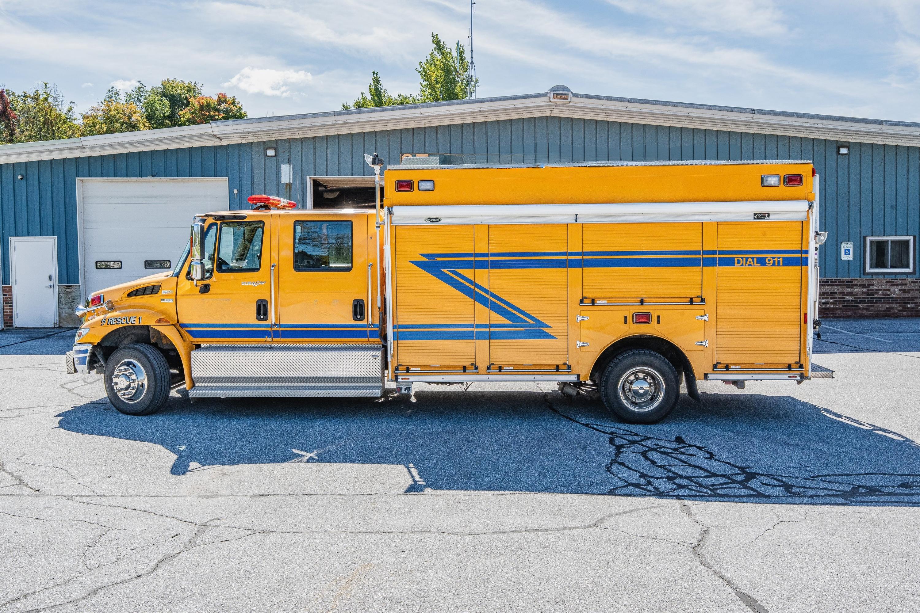 2011 International Medium Rescue - image 13