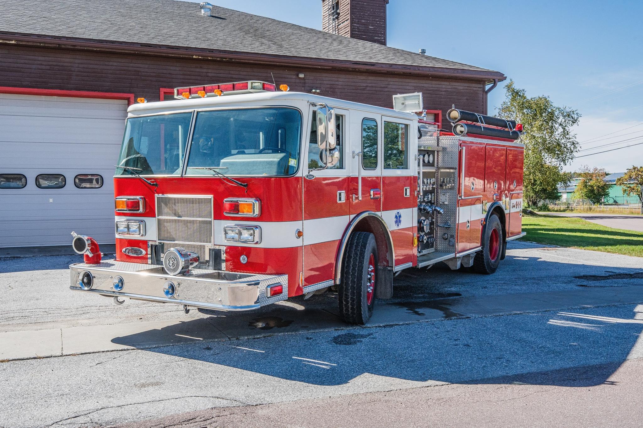 1999 Pierce Pumper - image 1