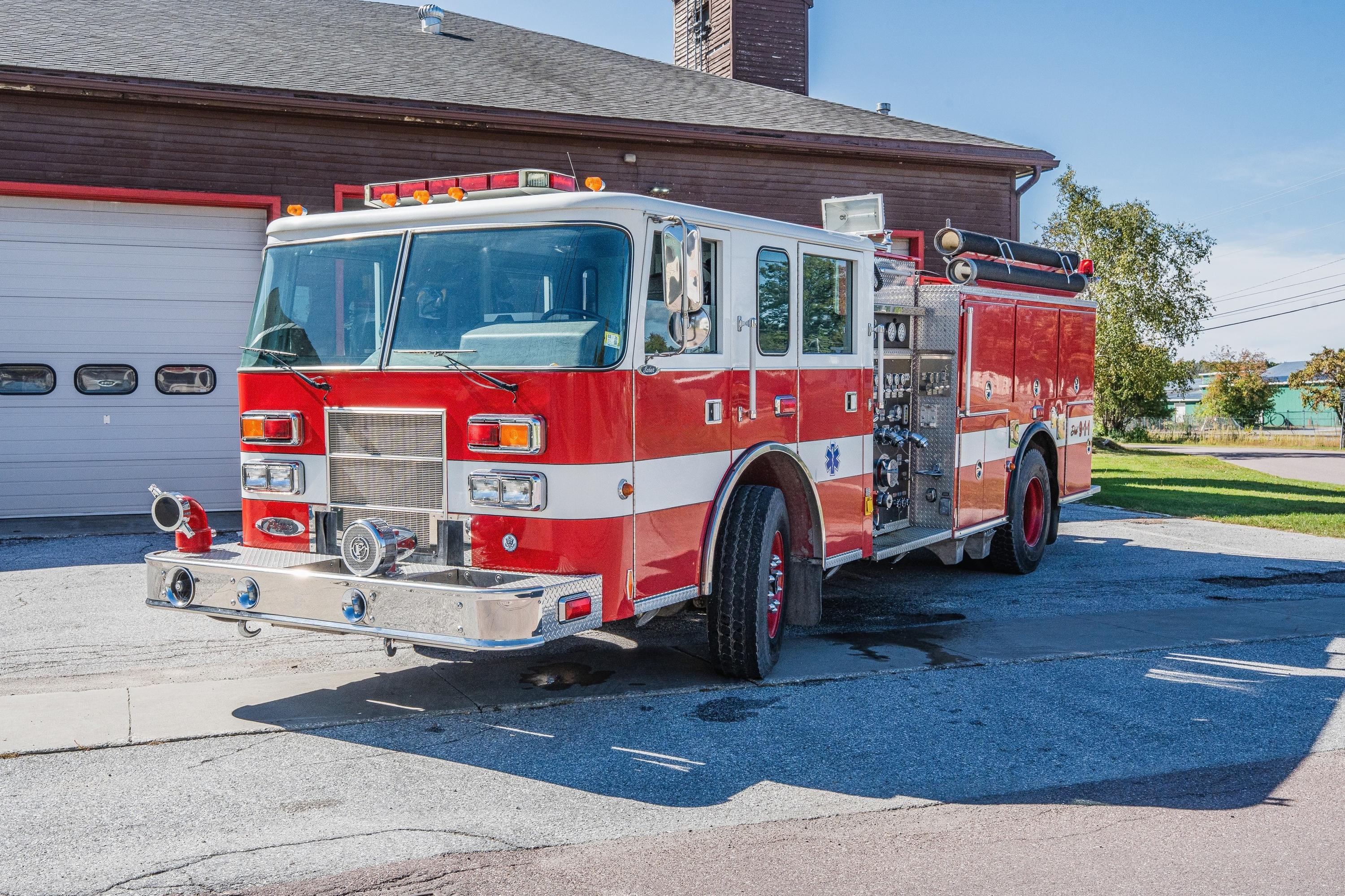 1999 Pierce Pumper - image 1
