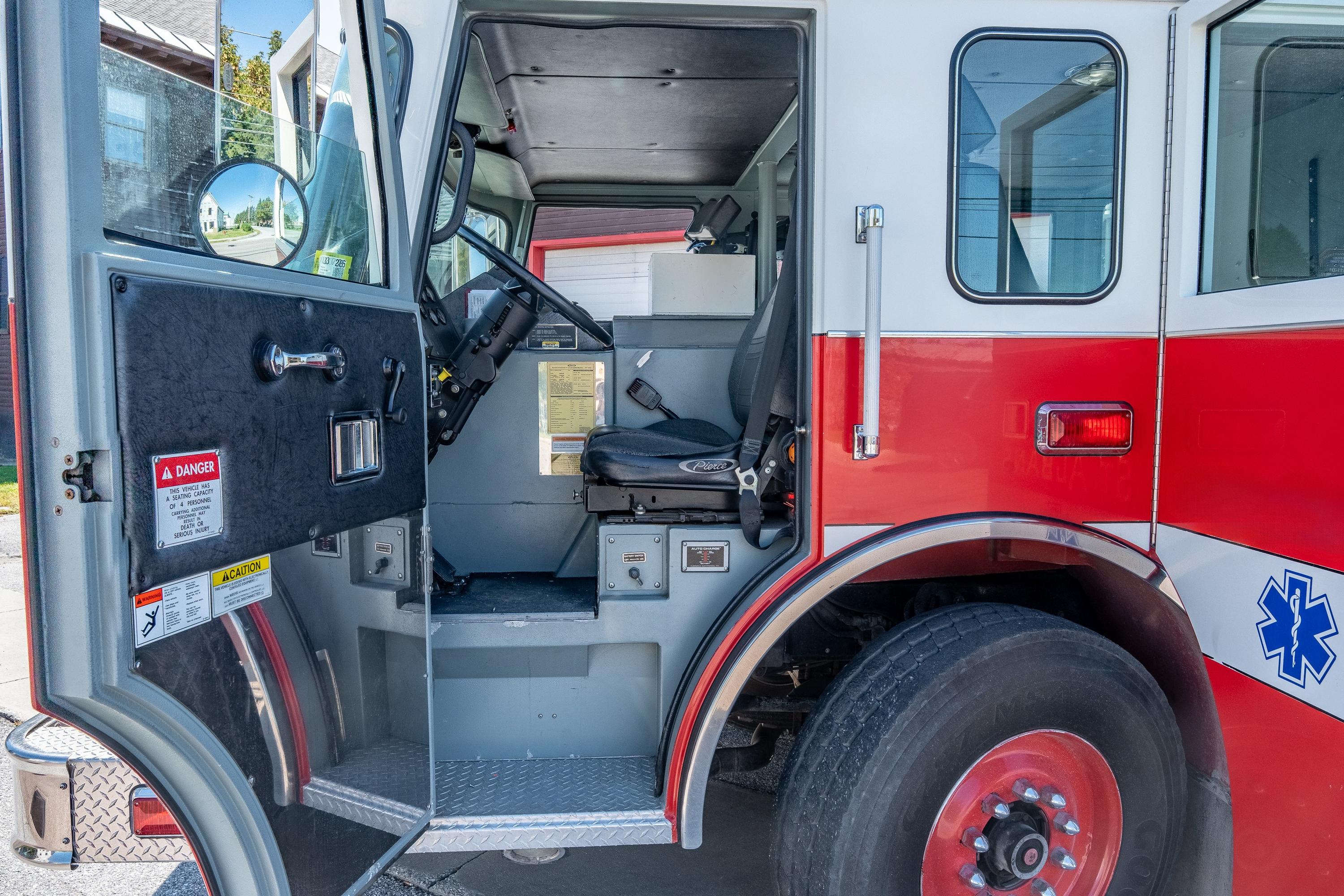 1999 Pierce Pumper - image 25