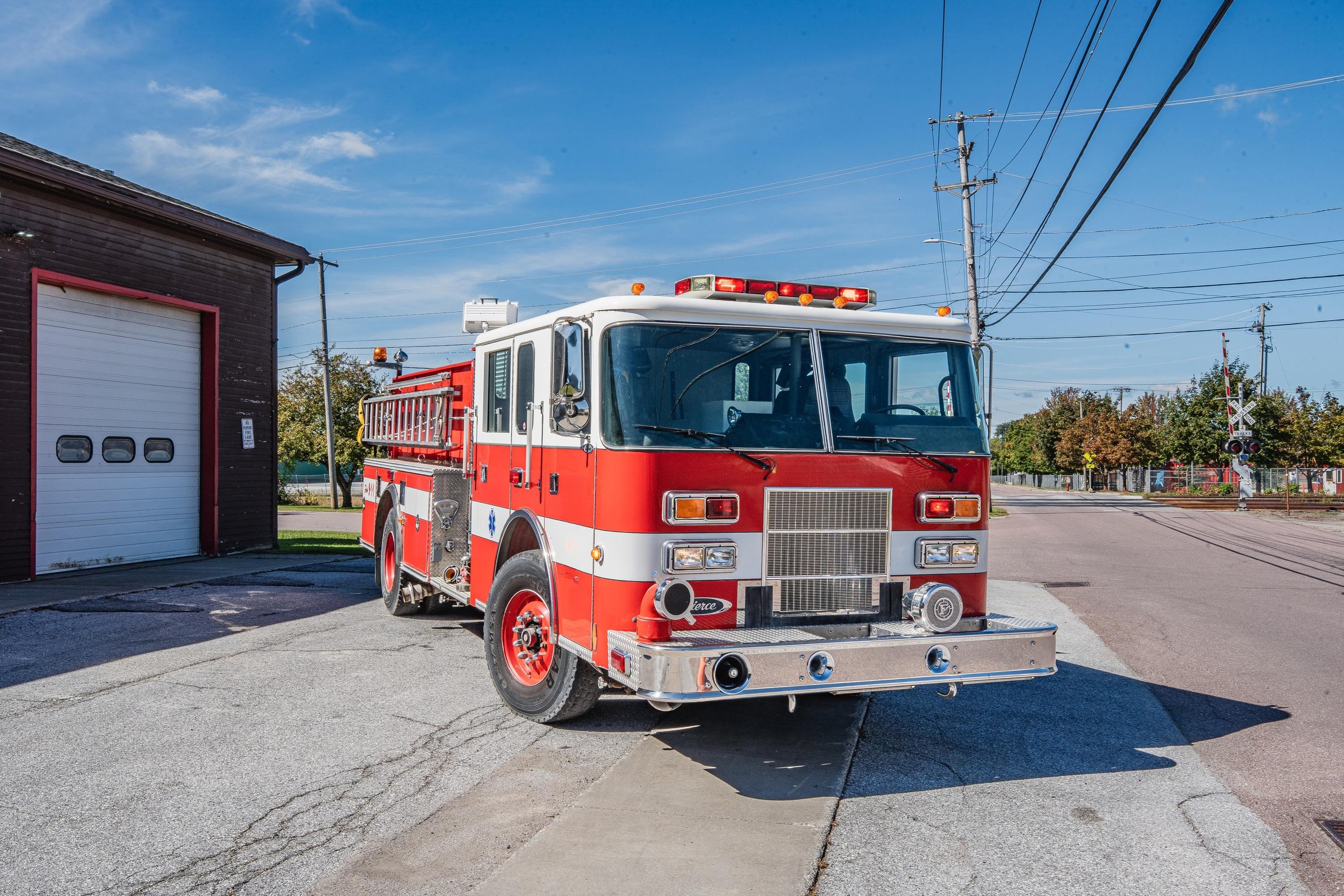 1999 Pierce Pumper - image 2