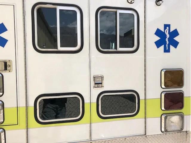 2011 Ford E350 Type 1 4x4 Ambulance - image 4