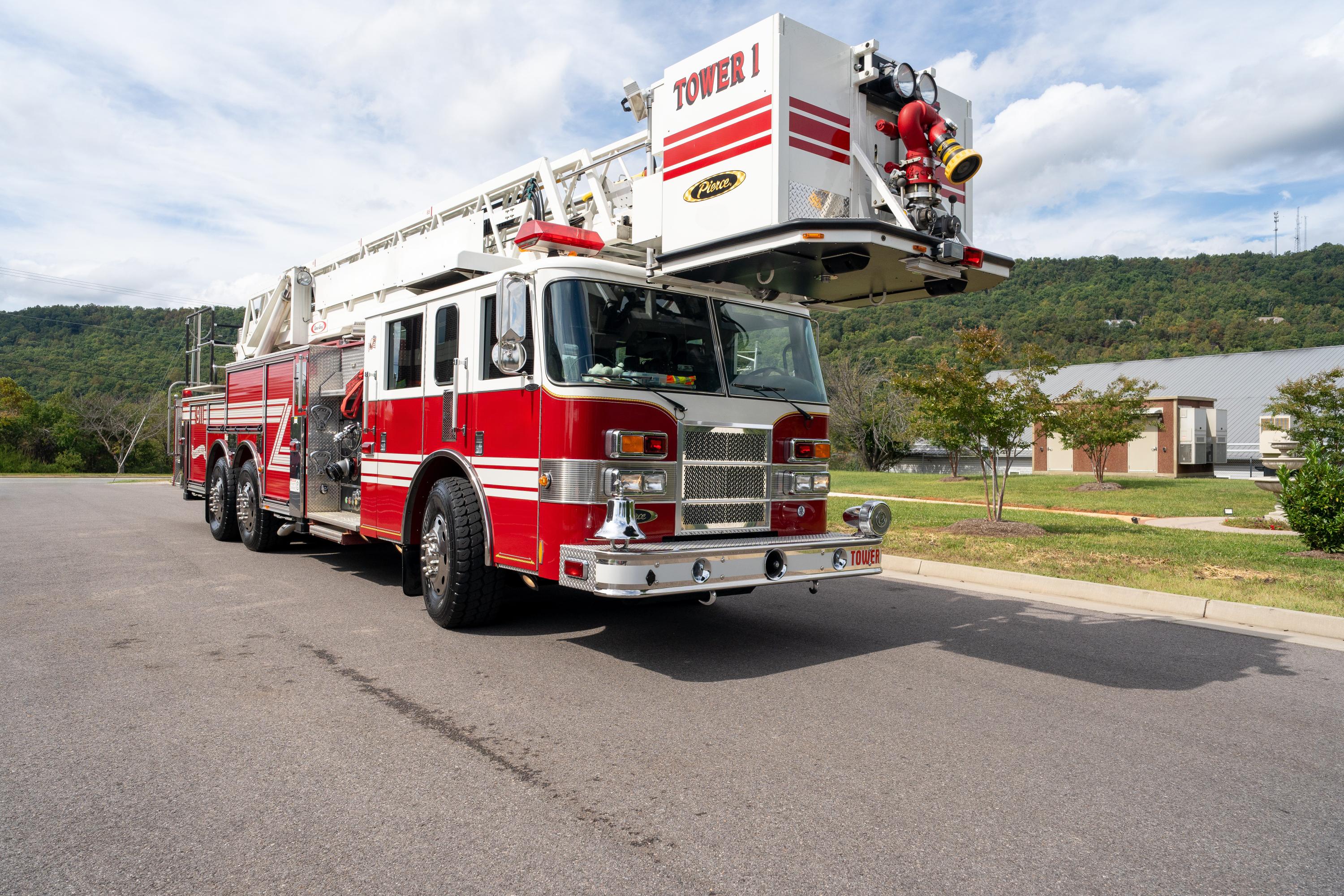 2001 Pierce Dash 85' Quint - image 4