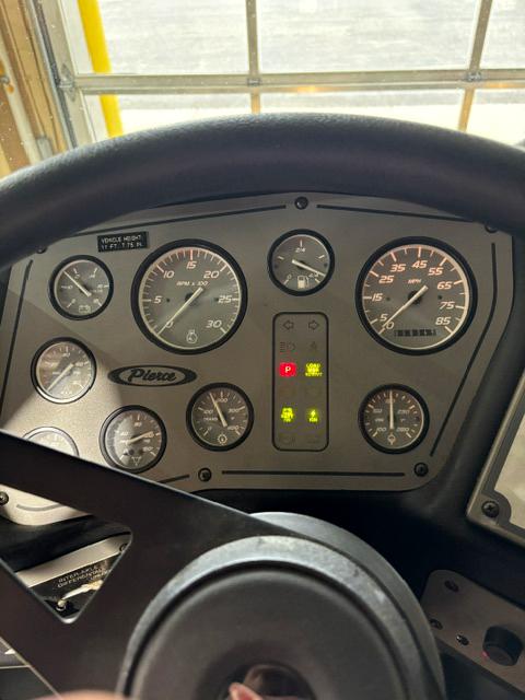 2001 Pierce Dash 85' Quint - image 32