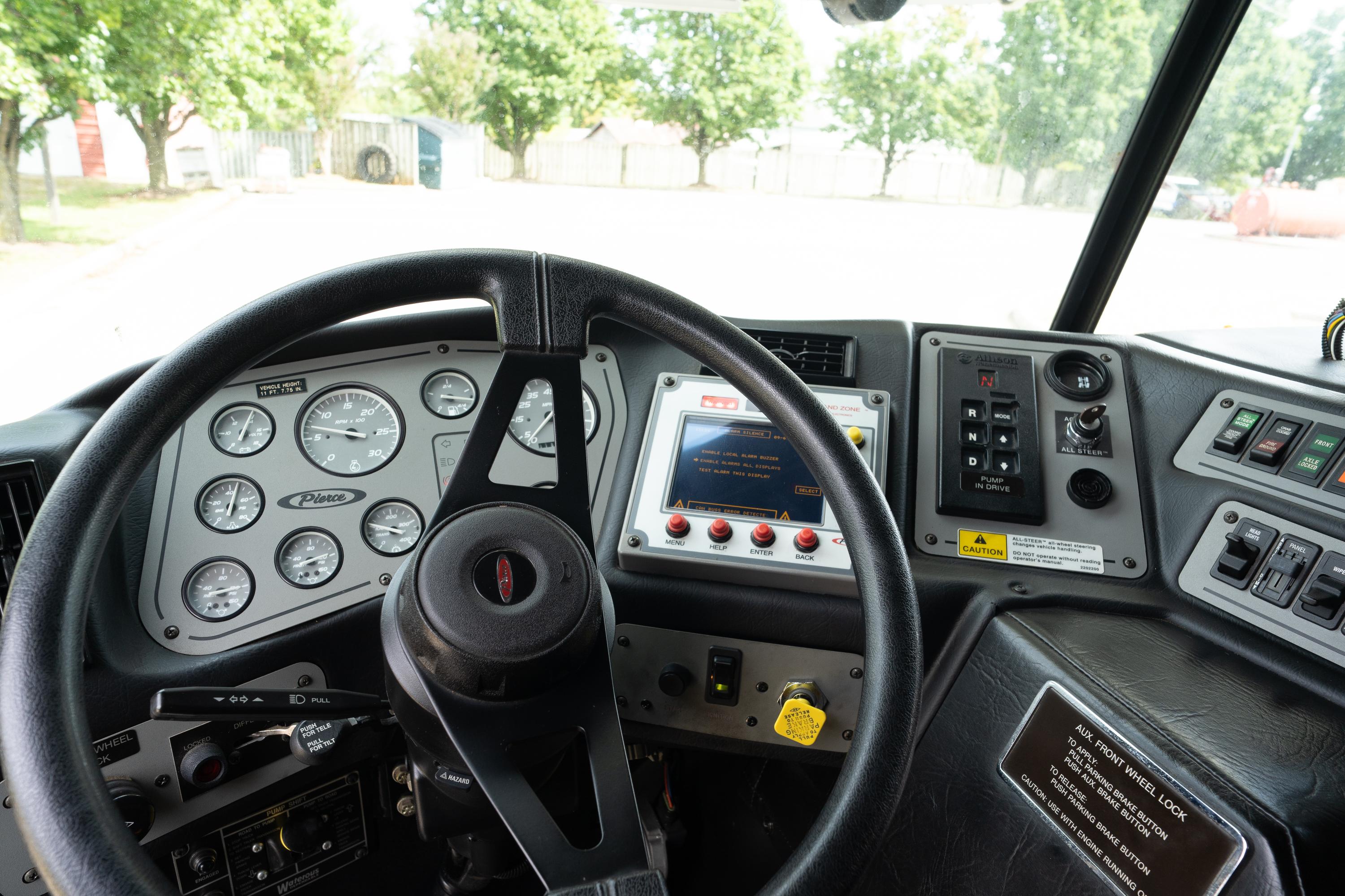 2001 Pierce Dash 85' Quint - image 59
