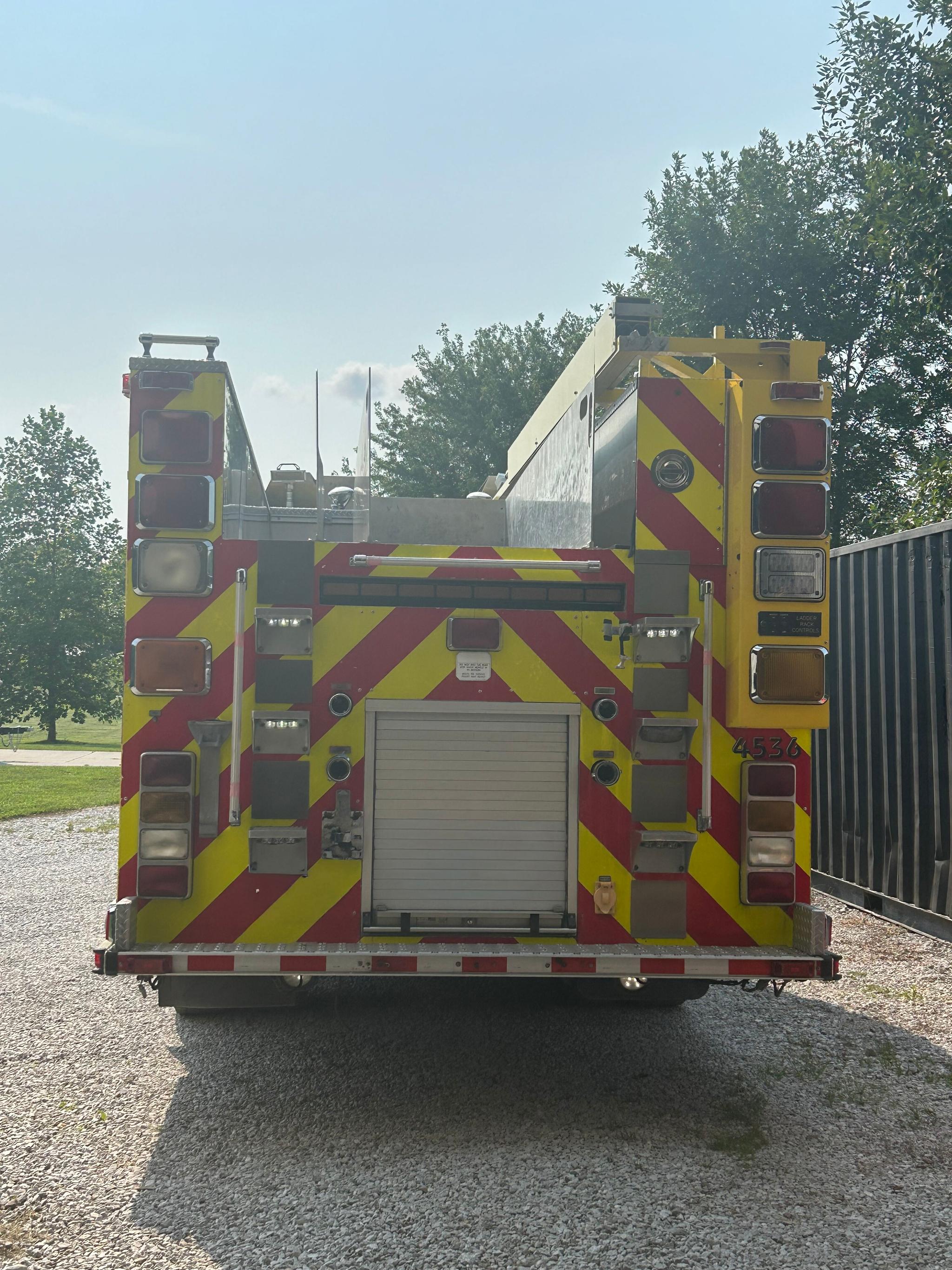 2005 Spartan E-One Pumper - image 4