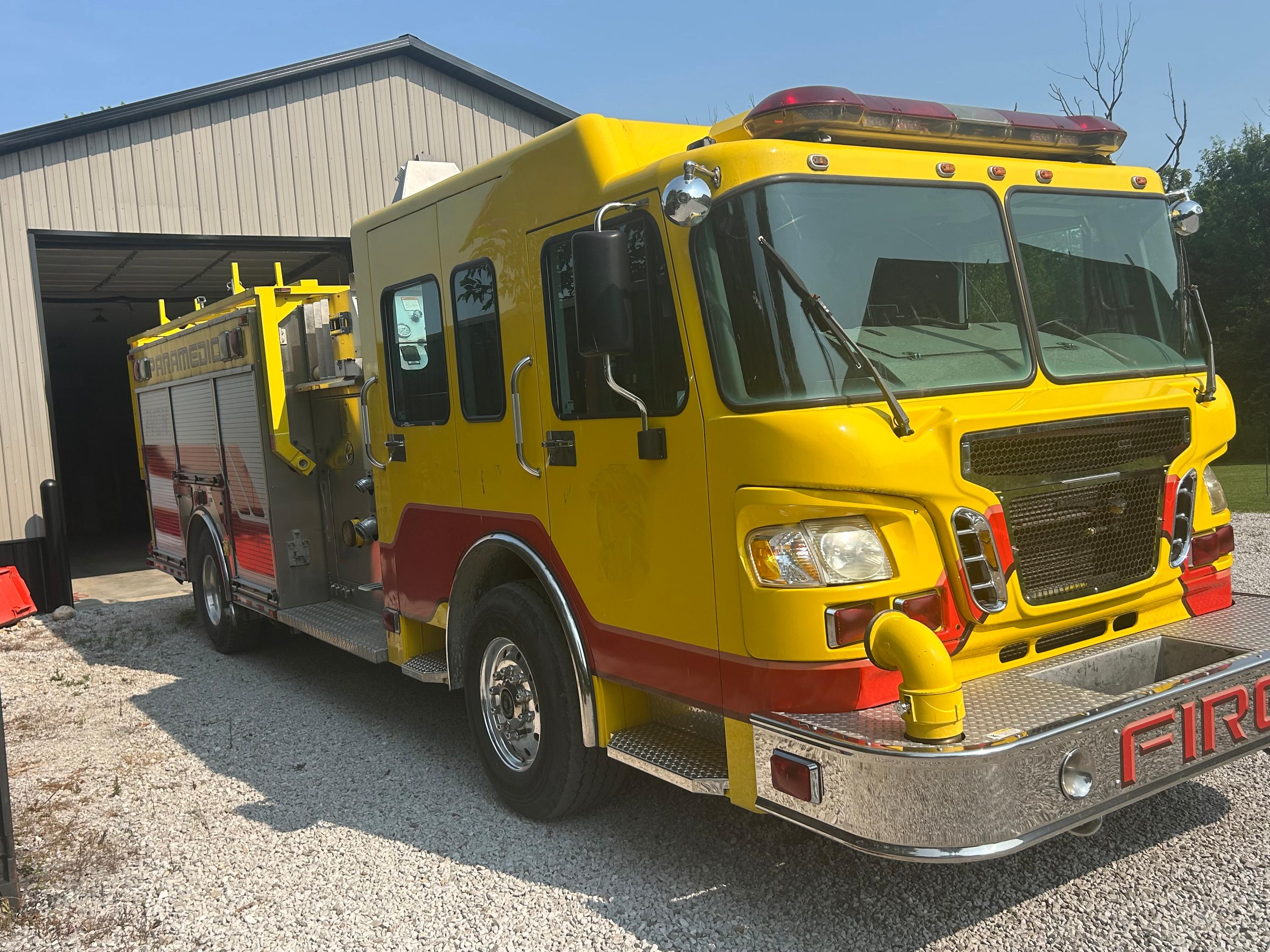 2005 Spartan E-One Pumper - image 2