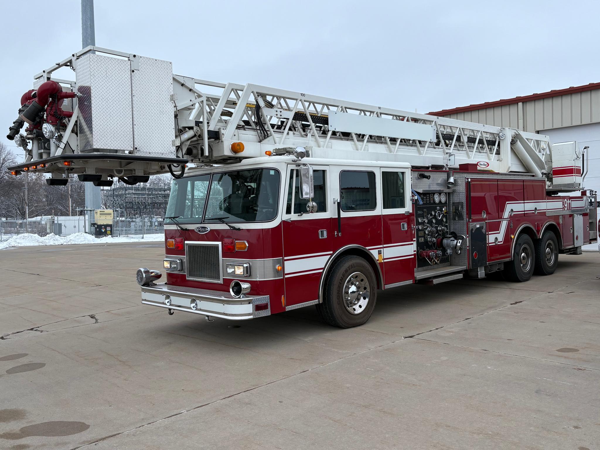 1992 Pierce Arrow 100' Aerial - image 1