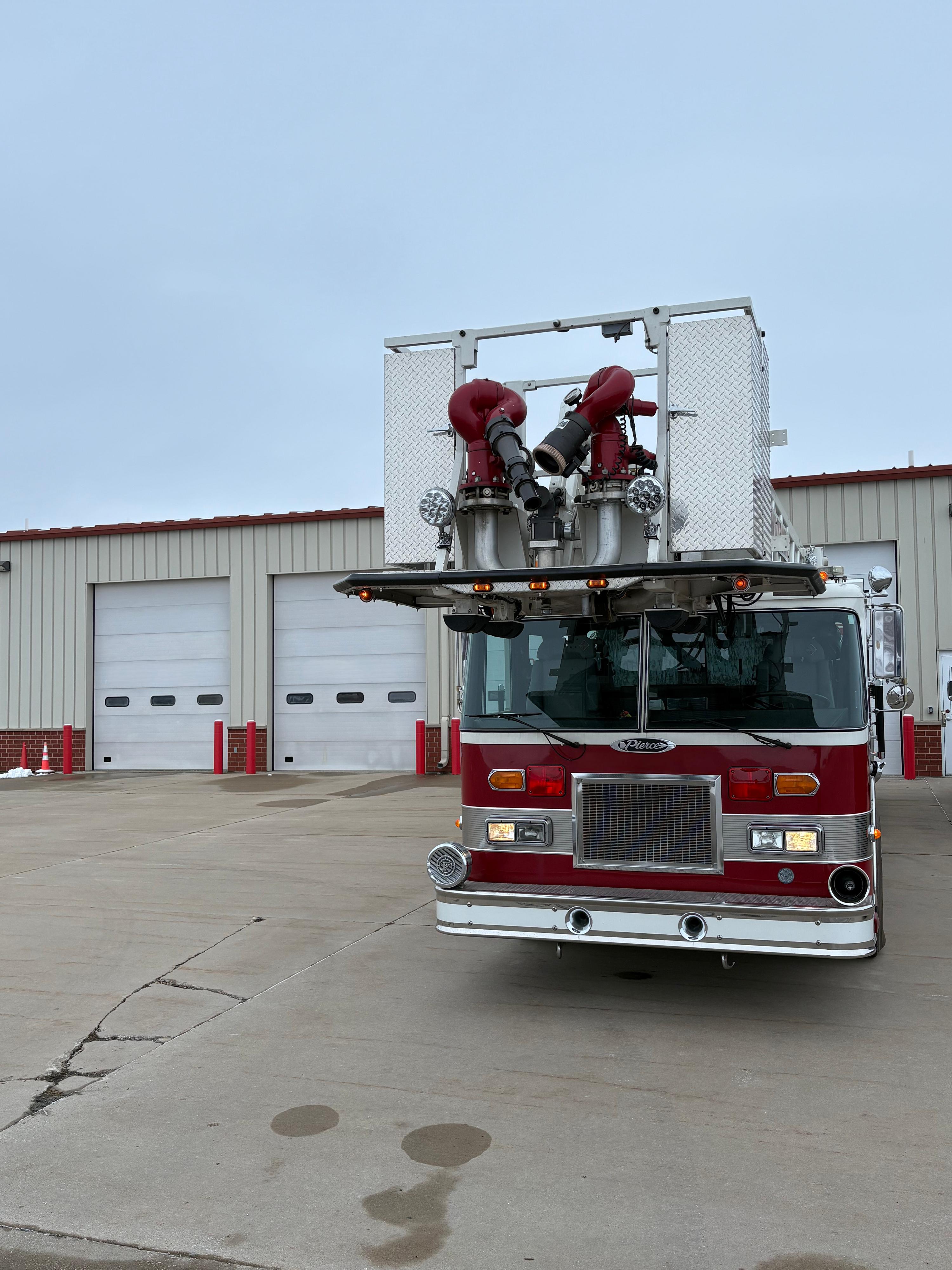 1992 Pierce Arrow 100' Aerial - image 2