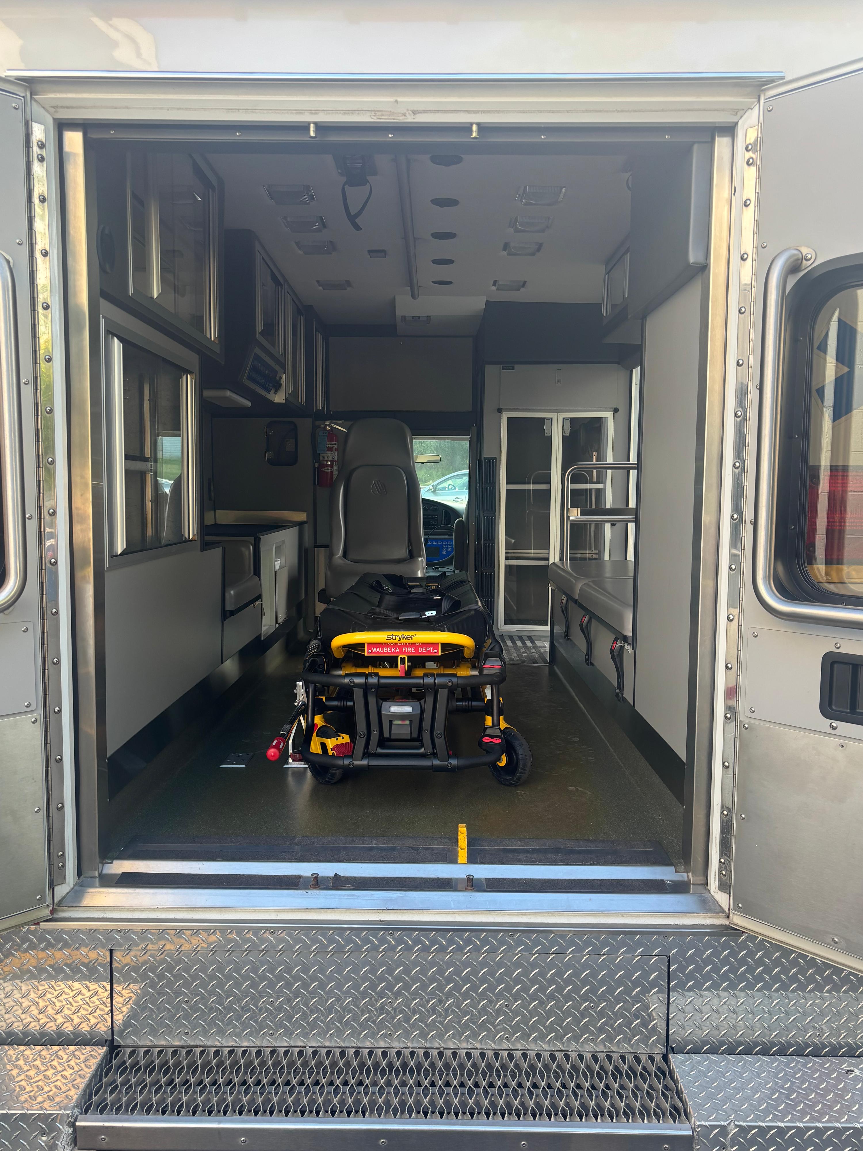 2006 Road Rescue Ford Type III Ambulance - image 12