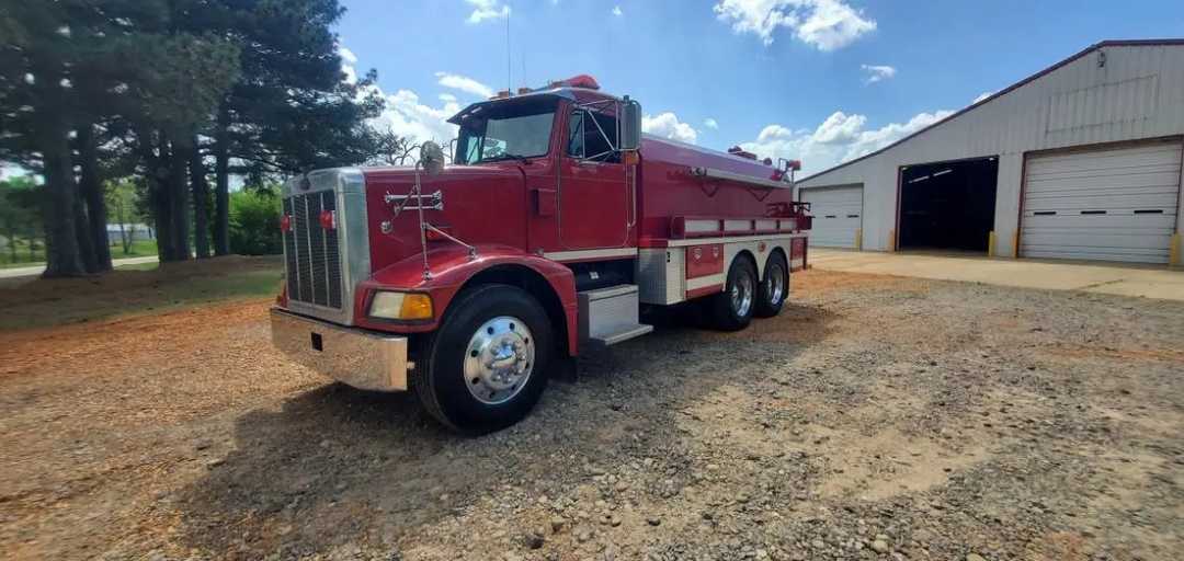 1998 Peterbilt Tanker