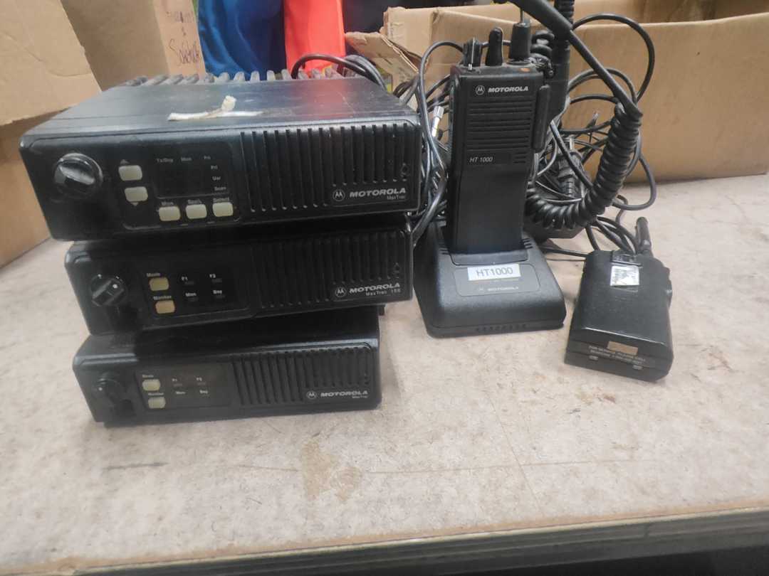 Large quantity of old radios