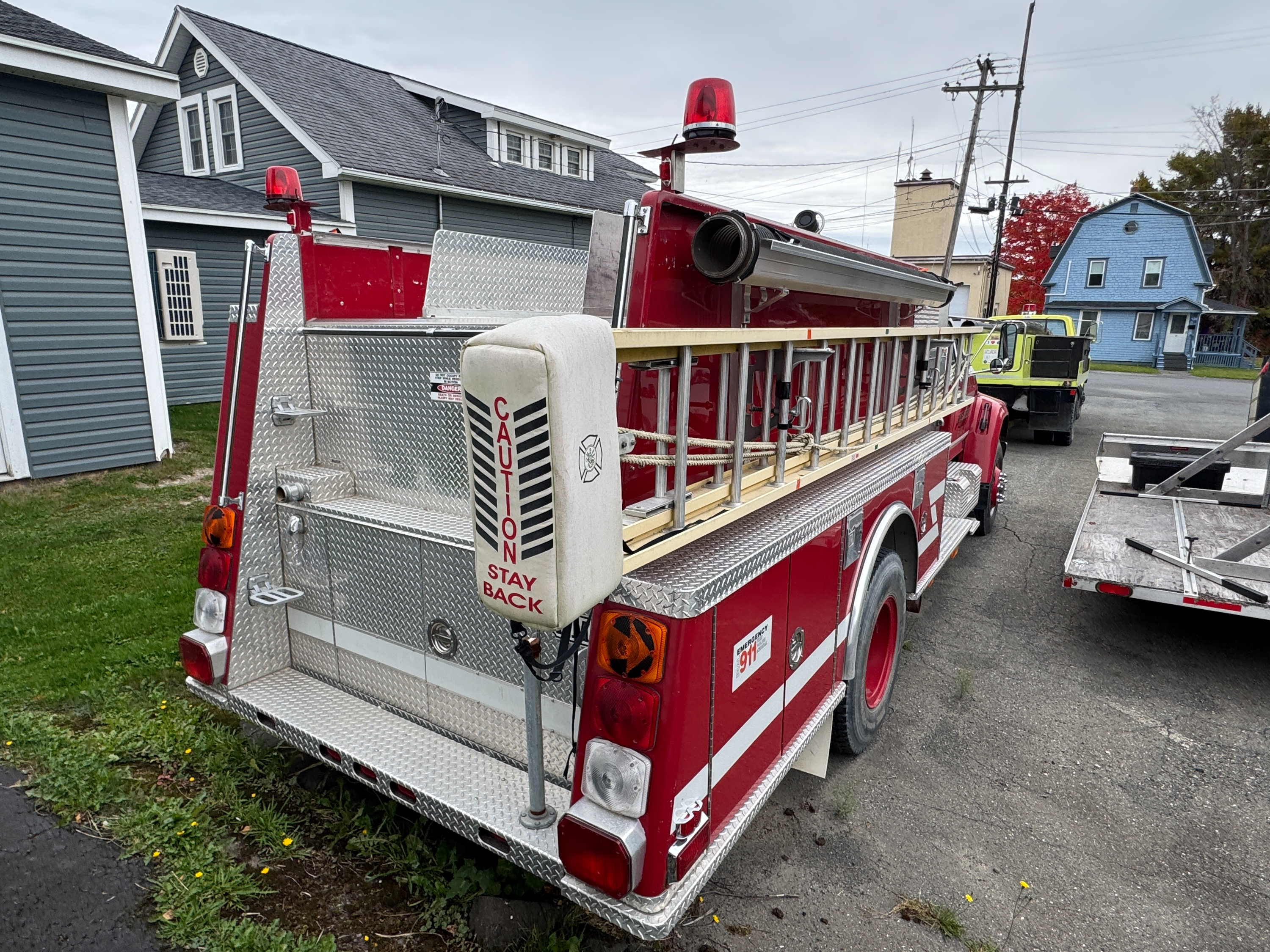 1998 KME Ford Pumper - image 4