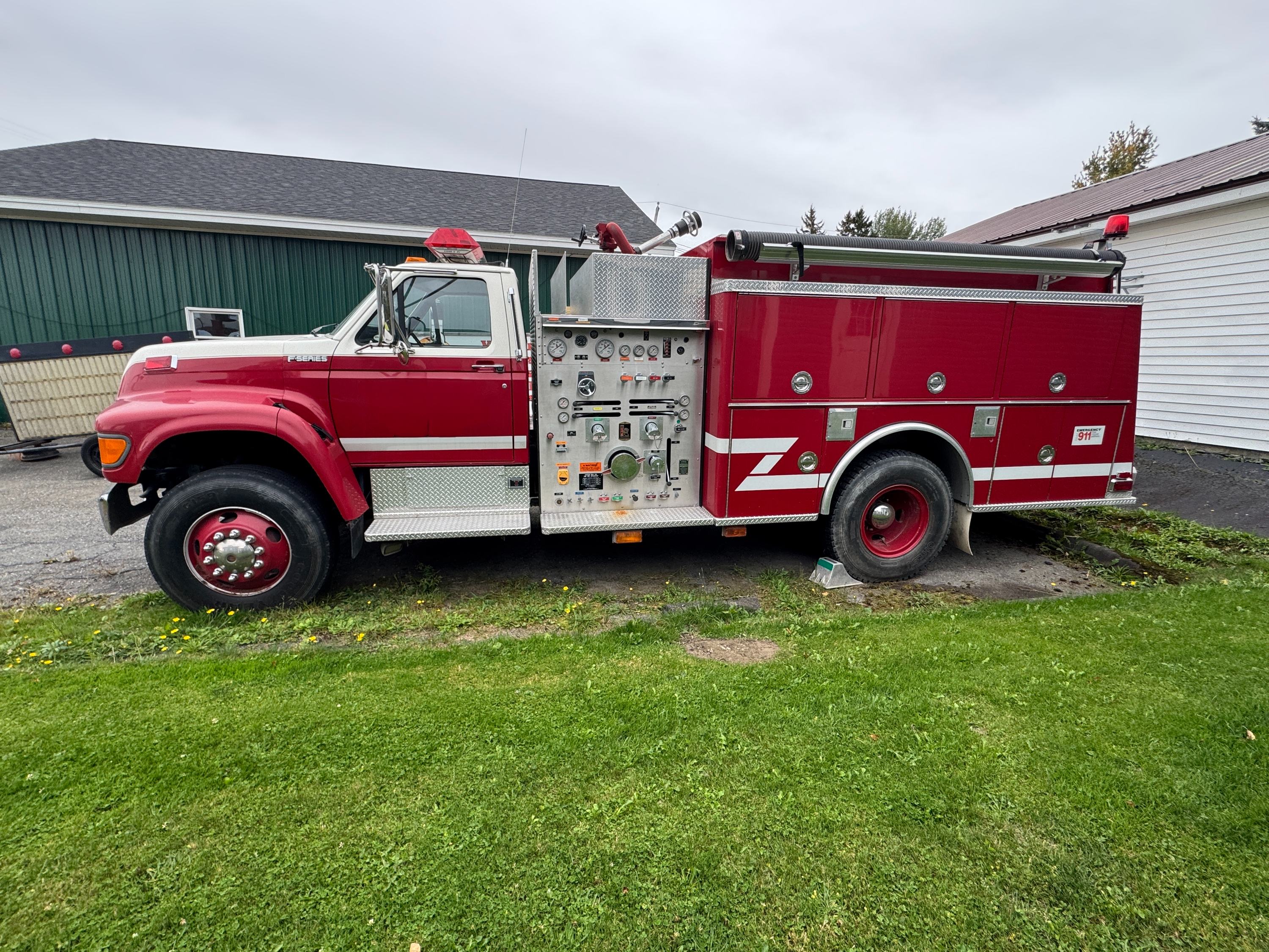 1998 KME Ford Pumper - image 3