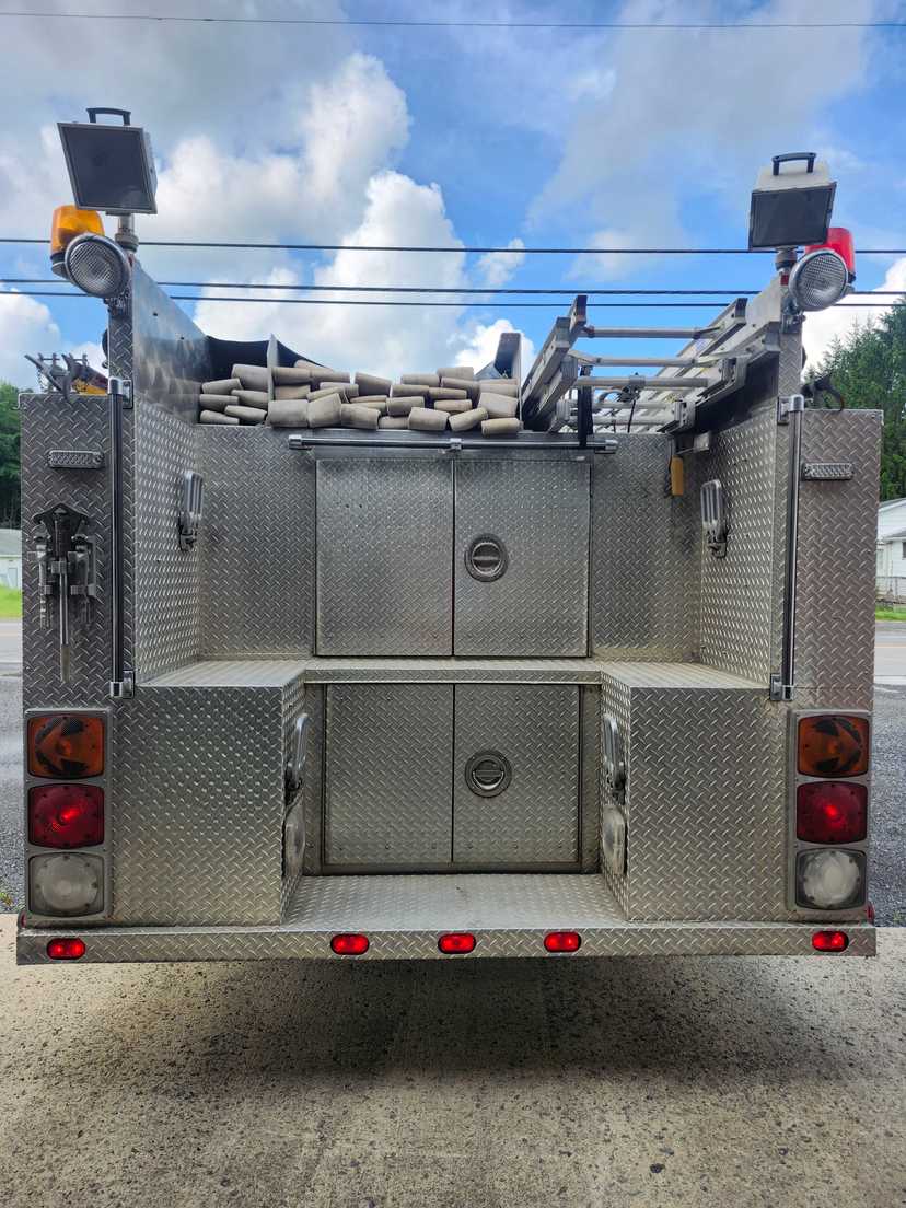 1996 4 Guys International Pumper — photo 6