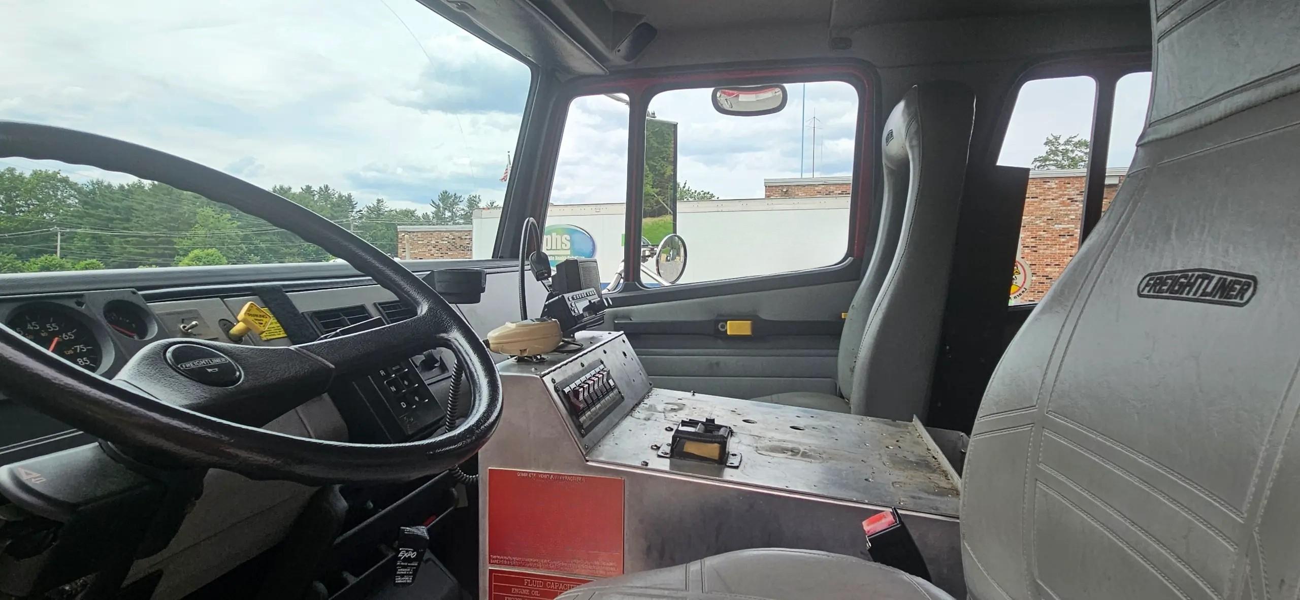1993 KME Freightliner Pumper - image 7