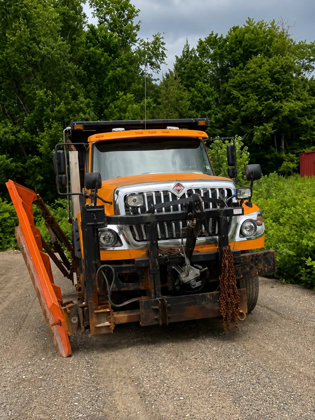 2016 International 7600 Dump Truck - image 5